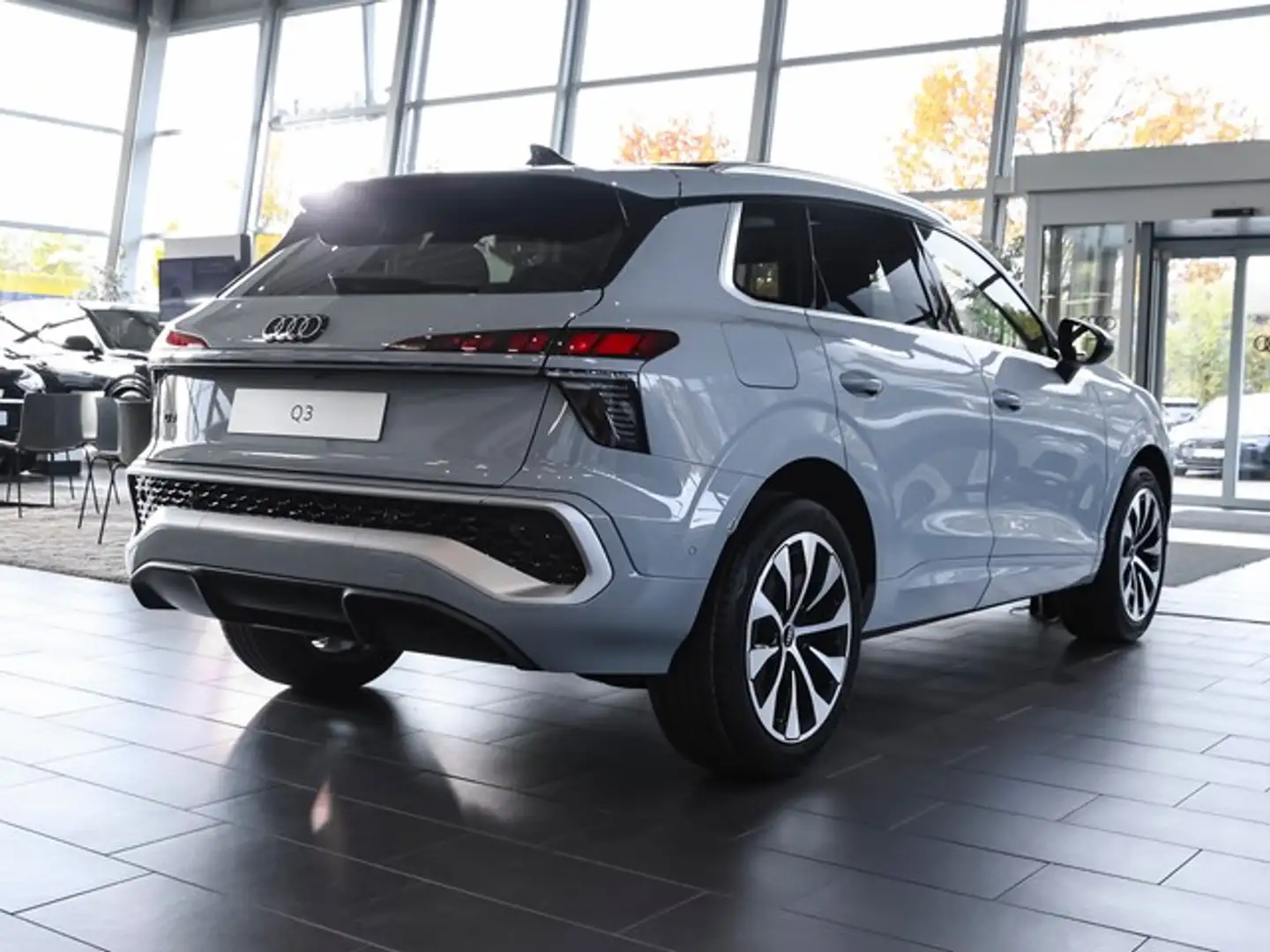 Audi Q3 SUV TFSI UPE 60.255,00 2 x S line ACC Pano LED+... Grau - 2