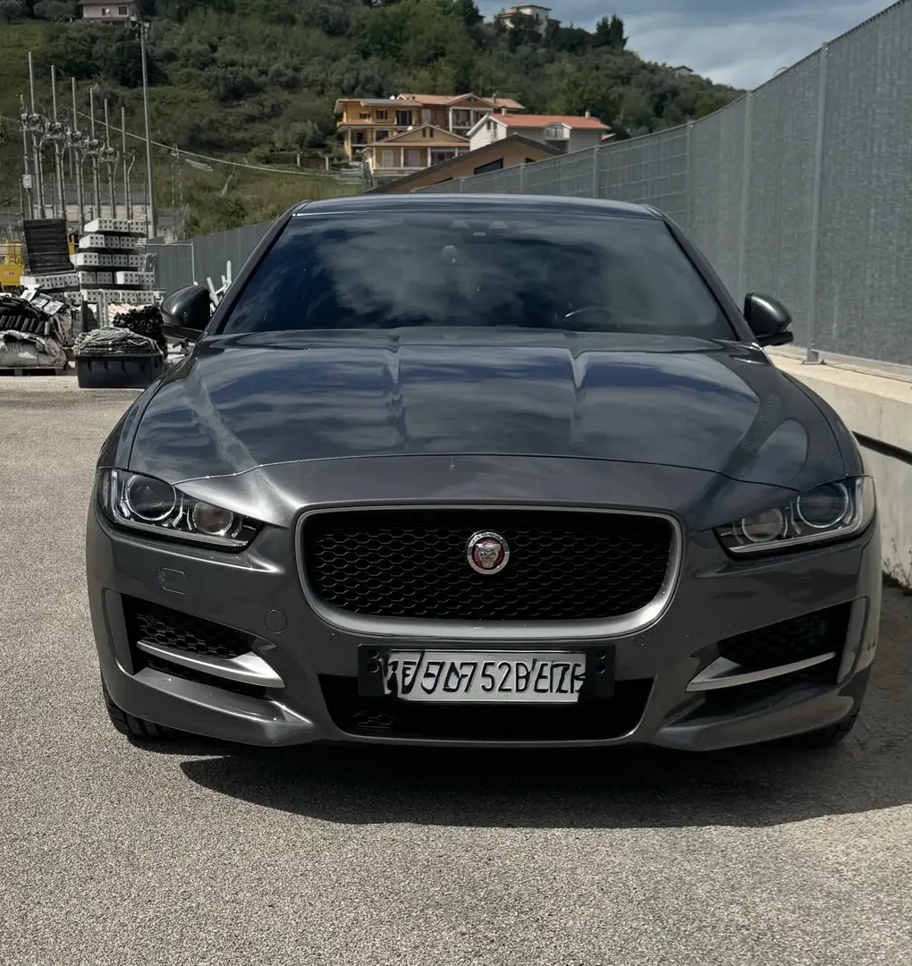 Jaguar XE 2.0d i4 R-Sport awd 180cv auto my18 - 2