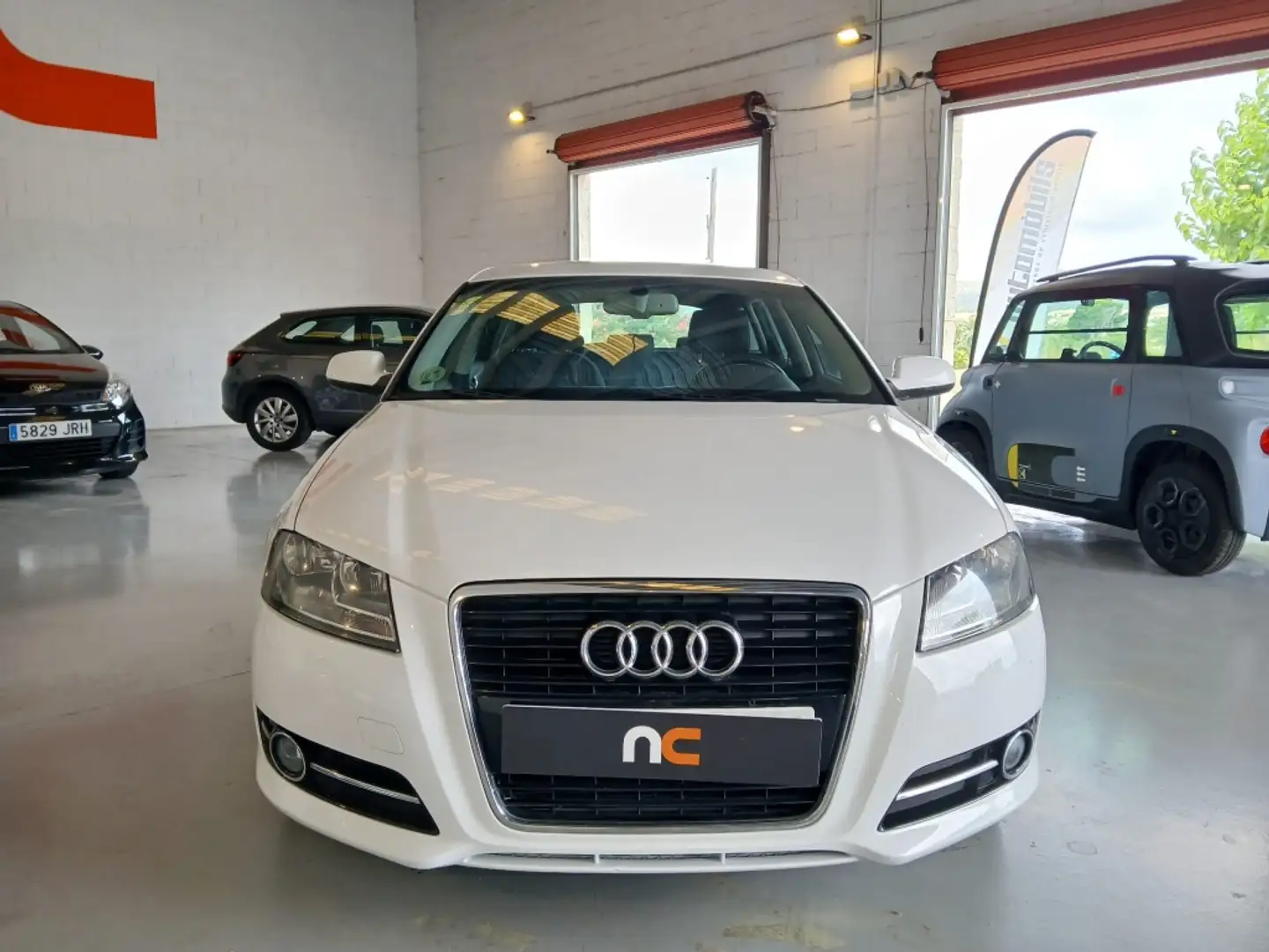 Audi A3 Sportback 1.6TDI Ambiente Blanco - 2