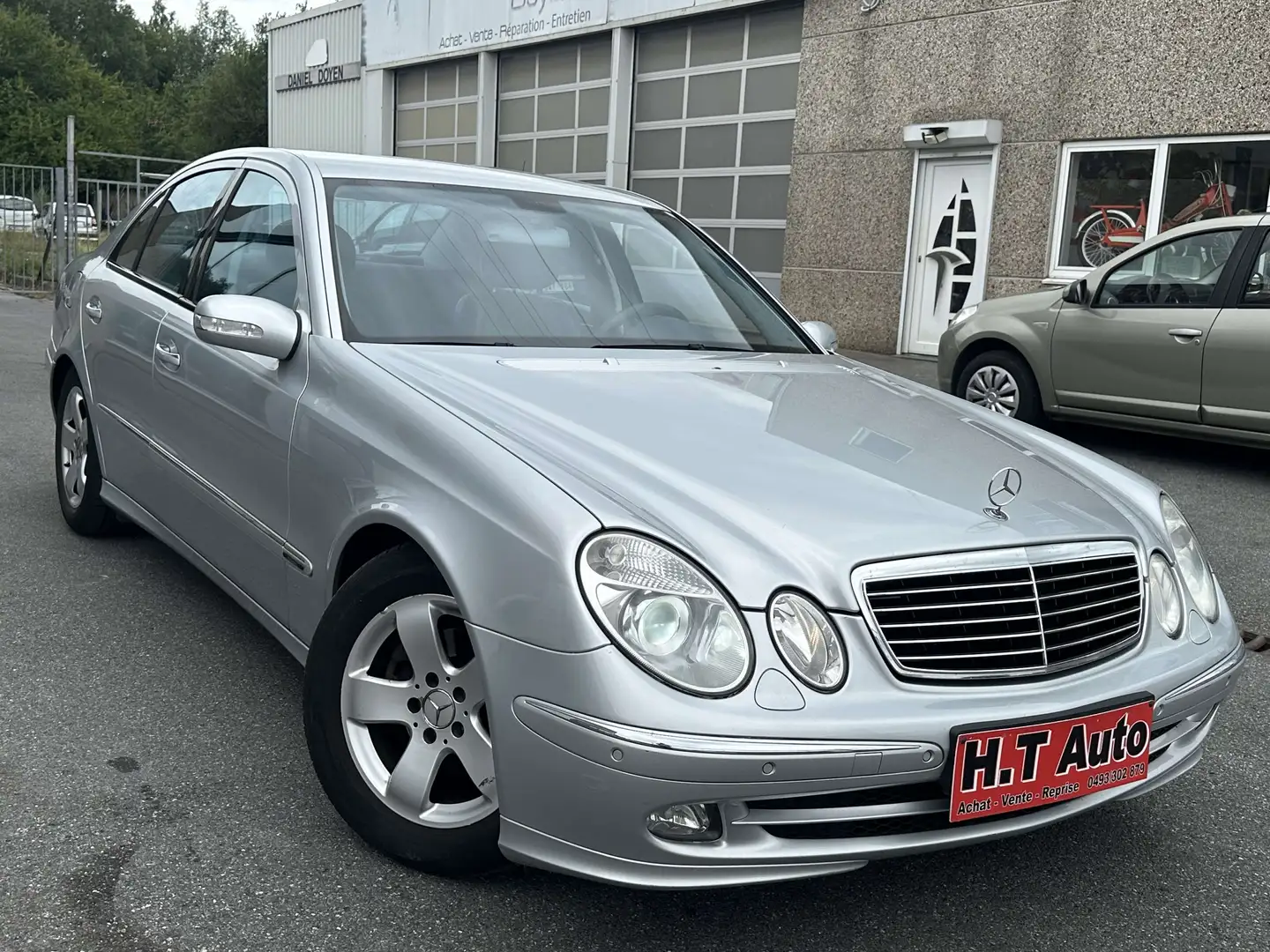 Mercedes-Benz E 200 CDI Avantgarde/Etat neuf/120.000Kms/Boite auto Gris - 2