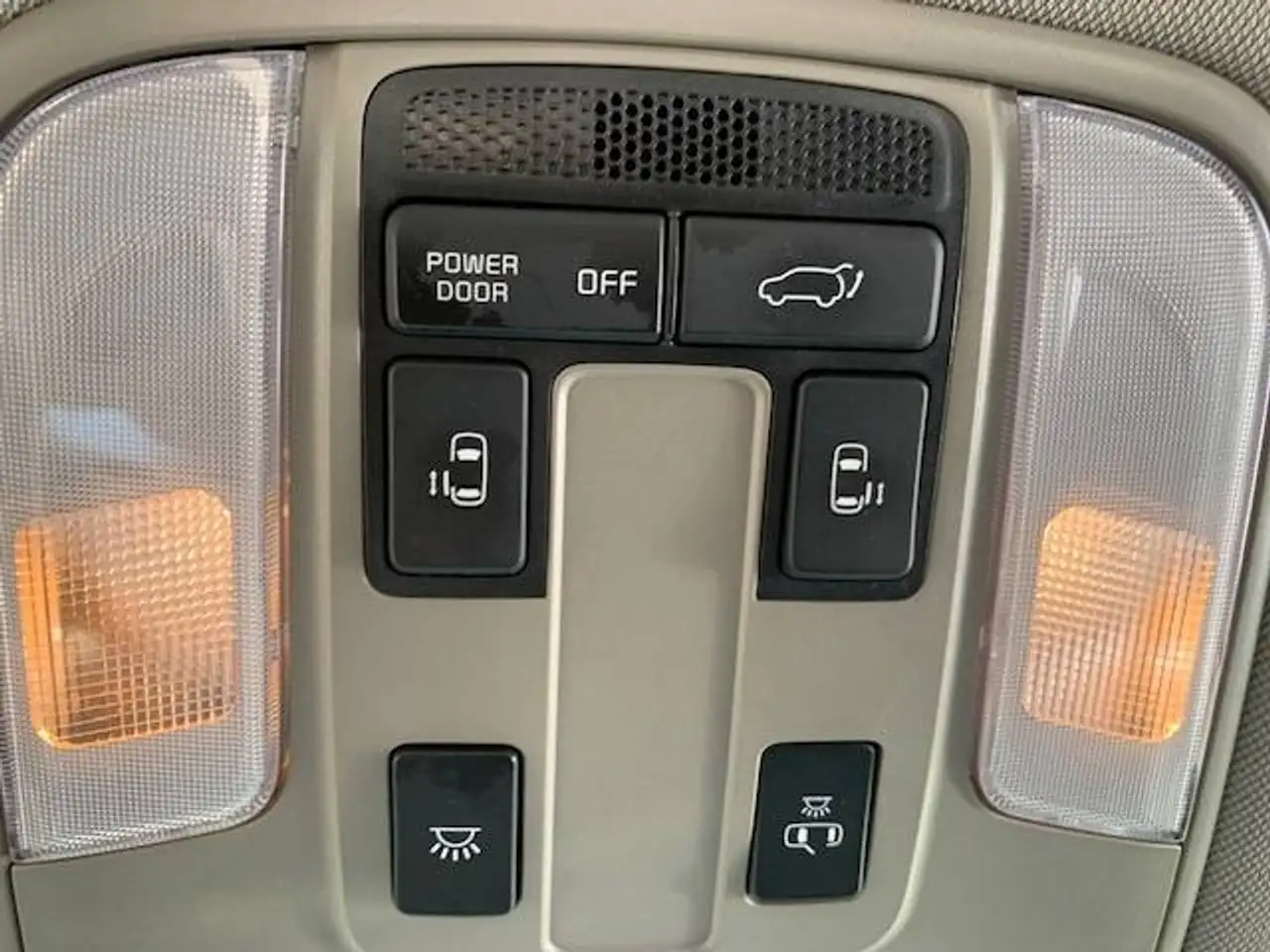 Kia Sedona снимка Kia Sedona