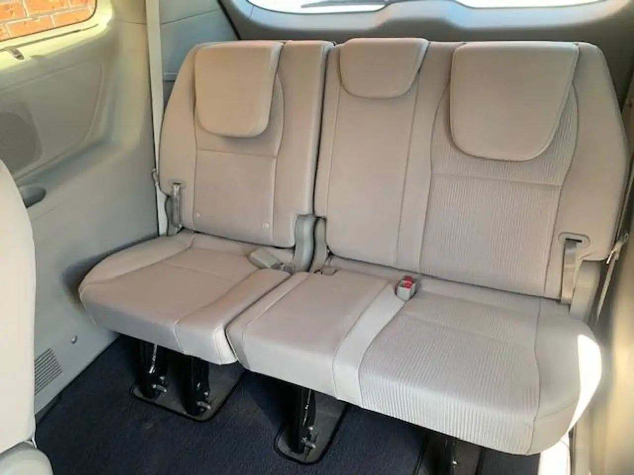 Kia Sedona снимка Kia Sedona