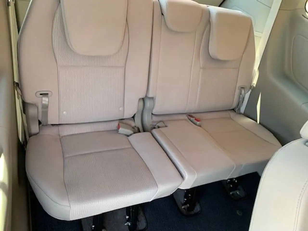 Kia Sedona снимка Kia Sedona