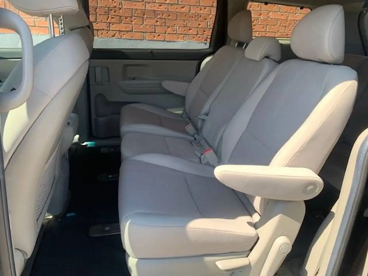 Kia Sedona снимка Kia Sedona