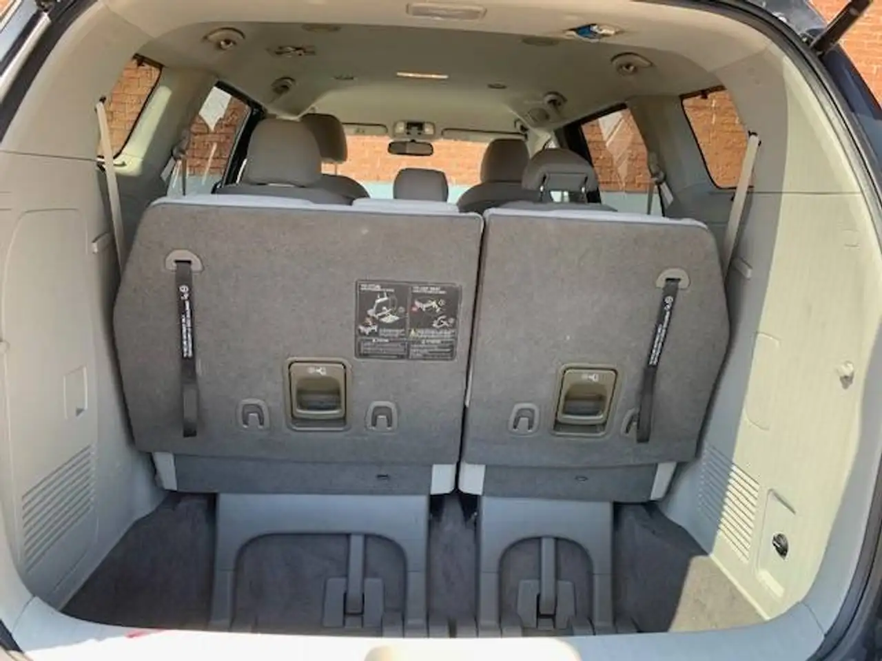 Kia Sedona снимка Kia Sedona