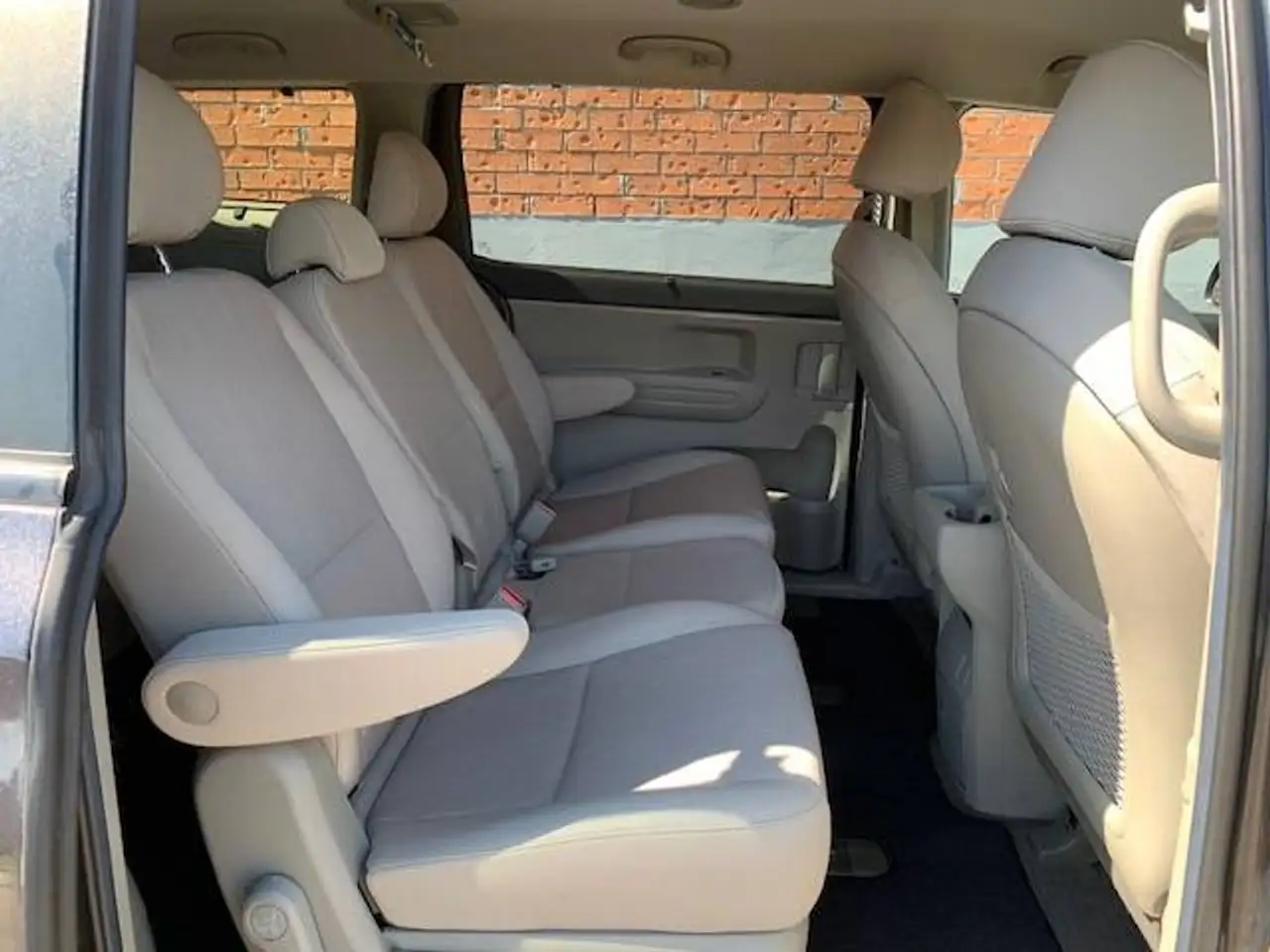 Kia Sedona снимка Kia Sedona