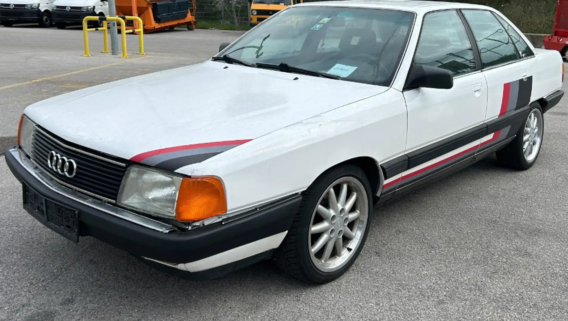 Audi 100 2.3 E - 1