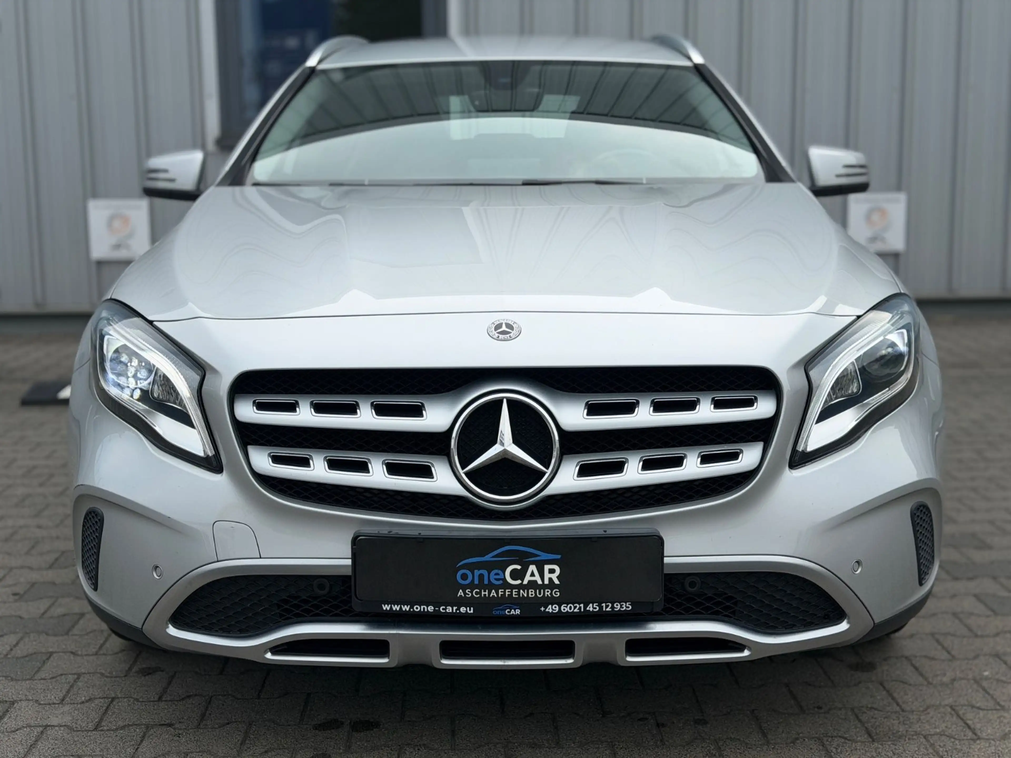 Mercedes-Benz GLA 180 Urban 7G-Tronic Leder Comand Kamera LED — photo 7