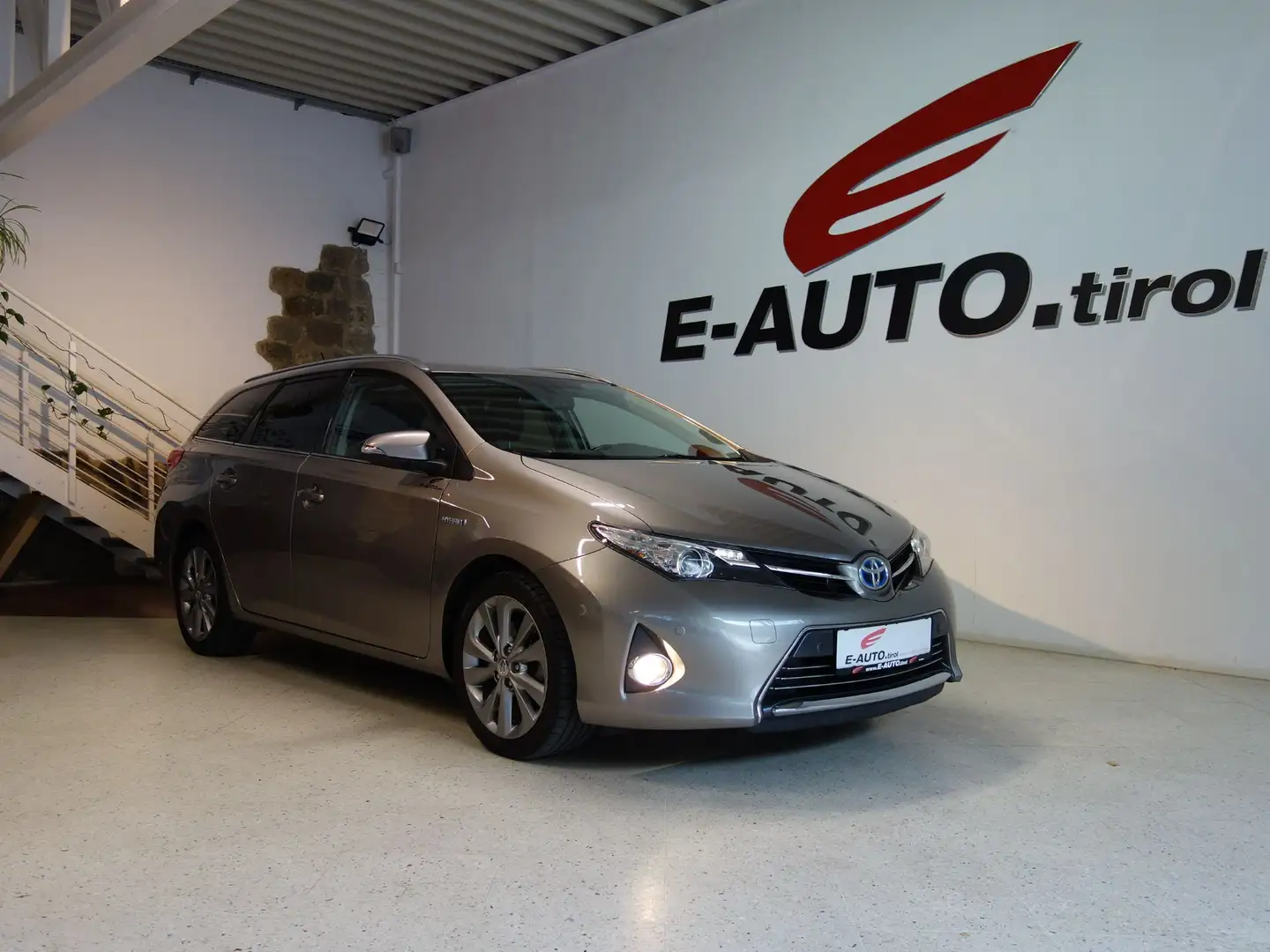 Toyota Auris TS 1,8 Hybrid Lounge *SERVICEGEPFLEGT *TOP AUSSTA Grau - 1
