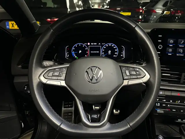 Volkswagen T-Roc view 13