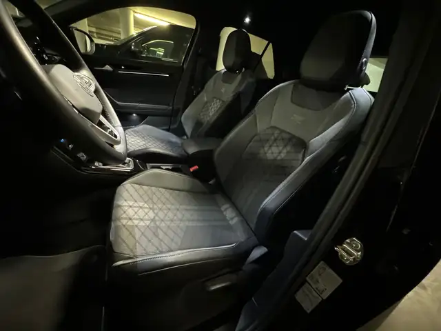 Volkswagen T-Roc view 6
