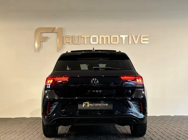 Volkswagen T-Roc view 11