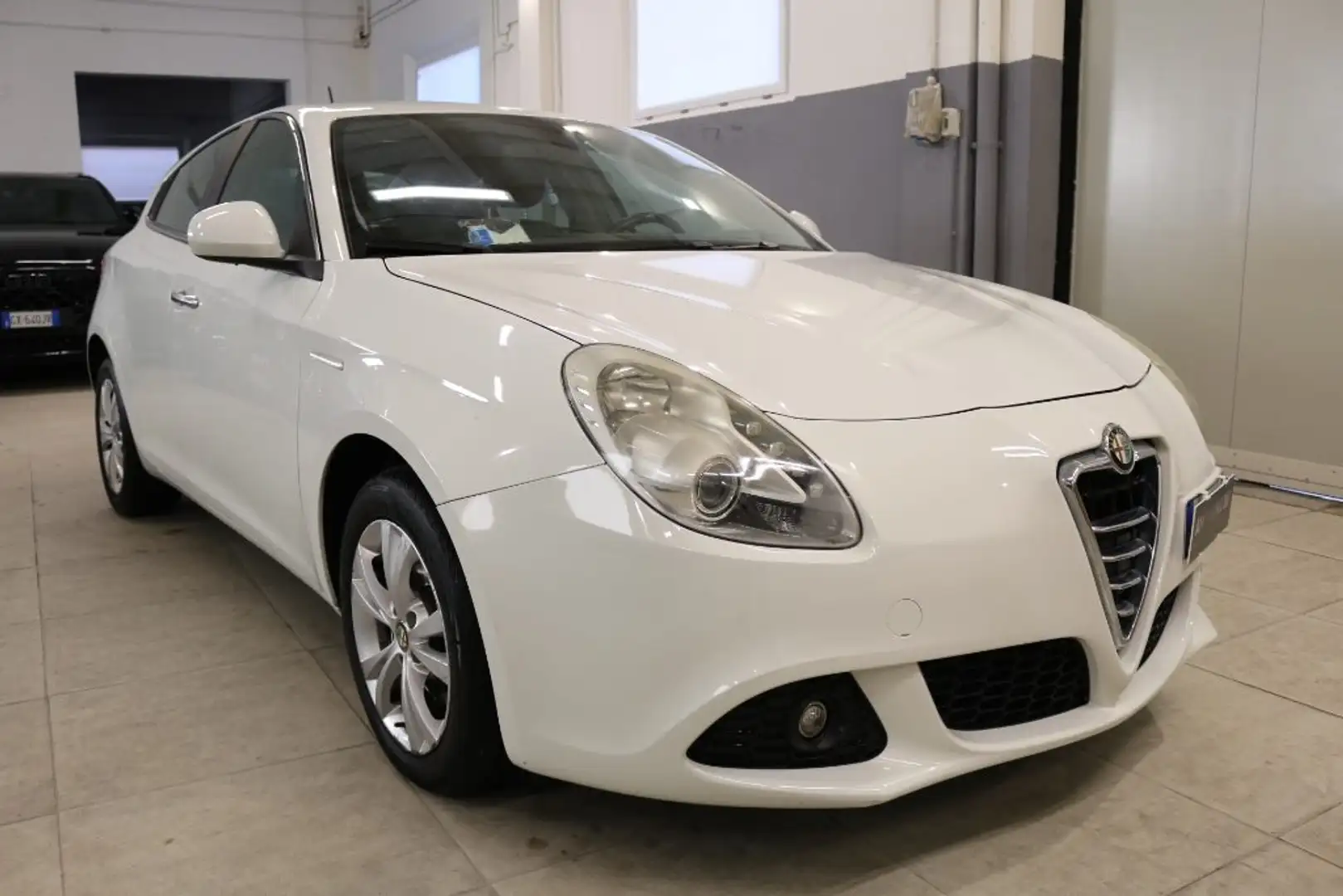 Alfa Romeo Giulietta 1.6 JTDm-2 105 CV DISTRIBUZIONE ESEGUITA Bianco - 1