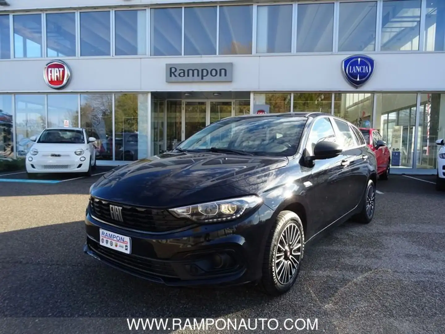 Fiat Tipo 1.6 Mjt S&S SW City Life Zwart - 1