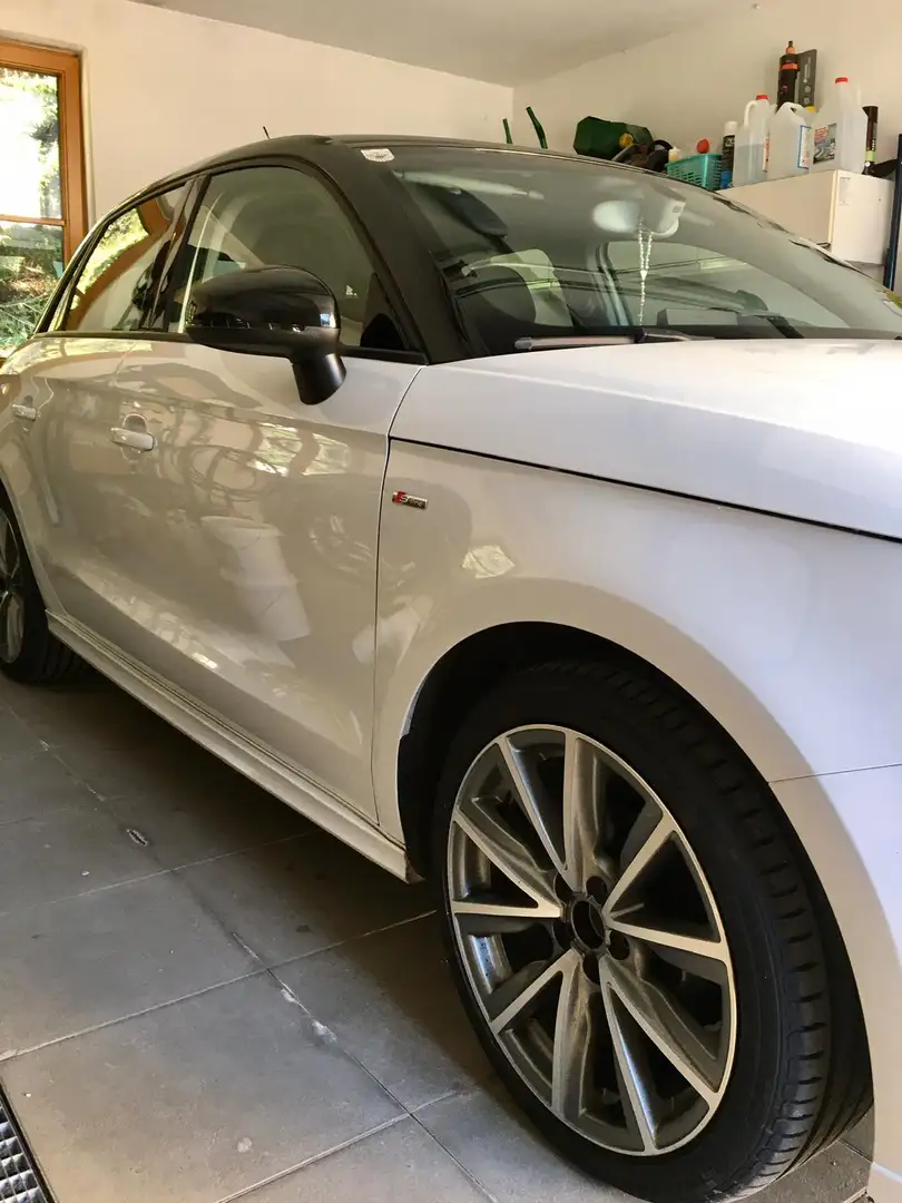 Audi A1 Sportback S-Line Weiß - 2