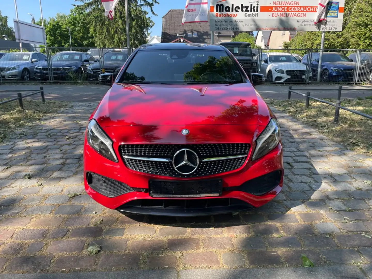 Mercedes-Benz A 220 d AMG*Totwinkel*Panorama*Kamera*Tempomat* Red - 2