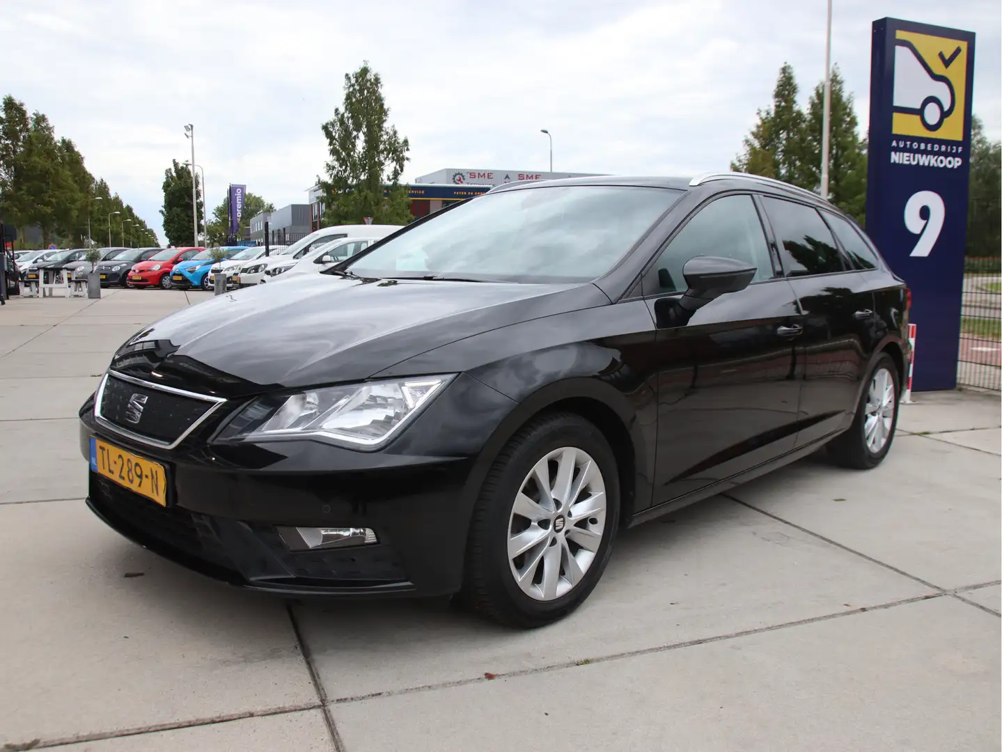 SEAT Leon ST 1.0 EcoTSI Style Business Intense Carplay, 2x P Zwart - 1