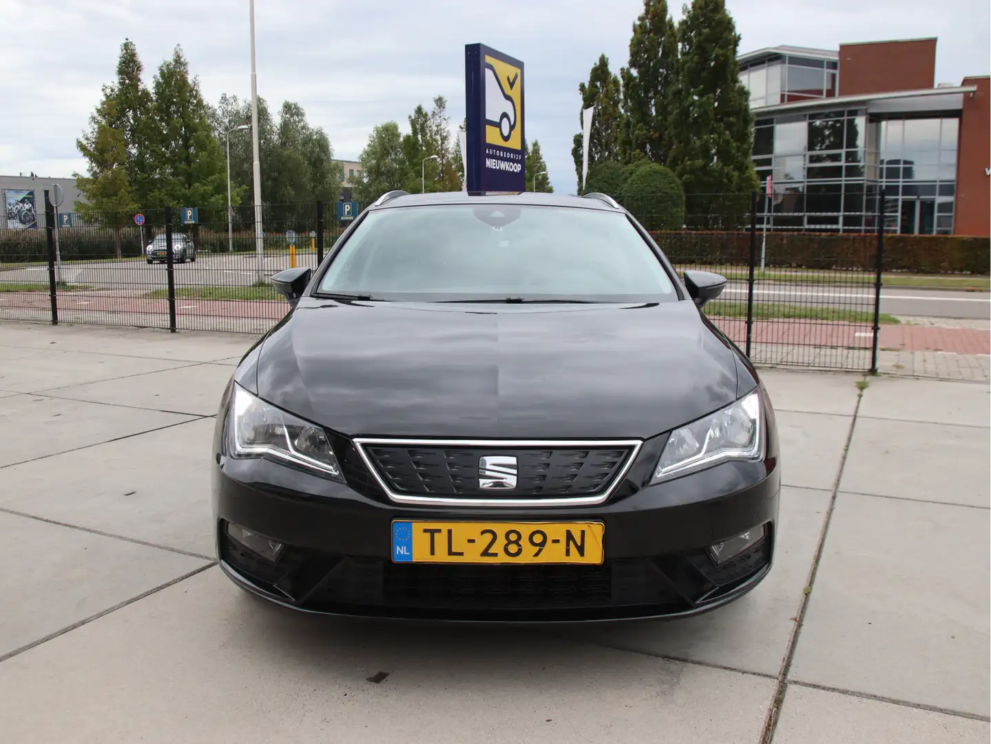 SEAT Leon ST 1.0 EcoTSI Style Business Intense Carplay, 2x P Zwart - 2