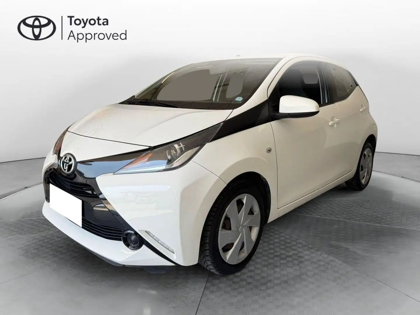Toyota Aygo 1.0 VVT-i 69 CV 3 porte x-play MMT - 1