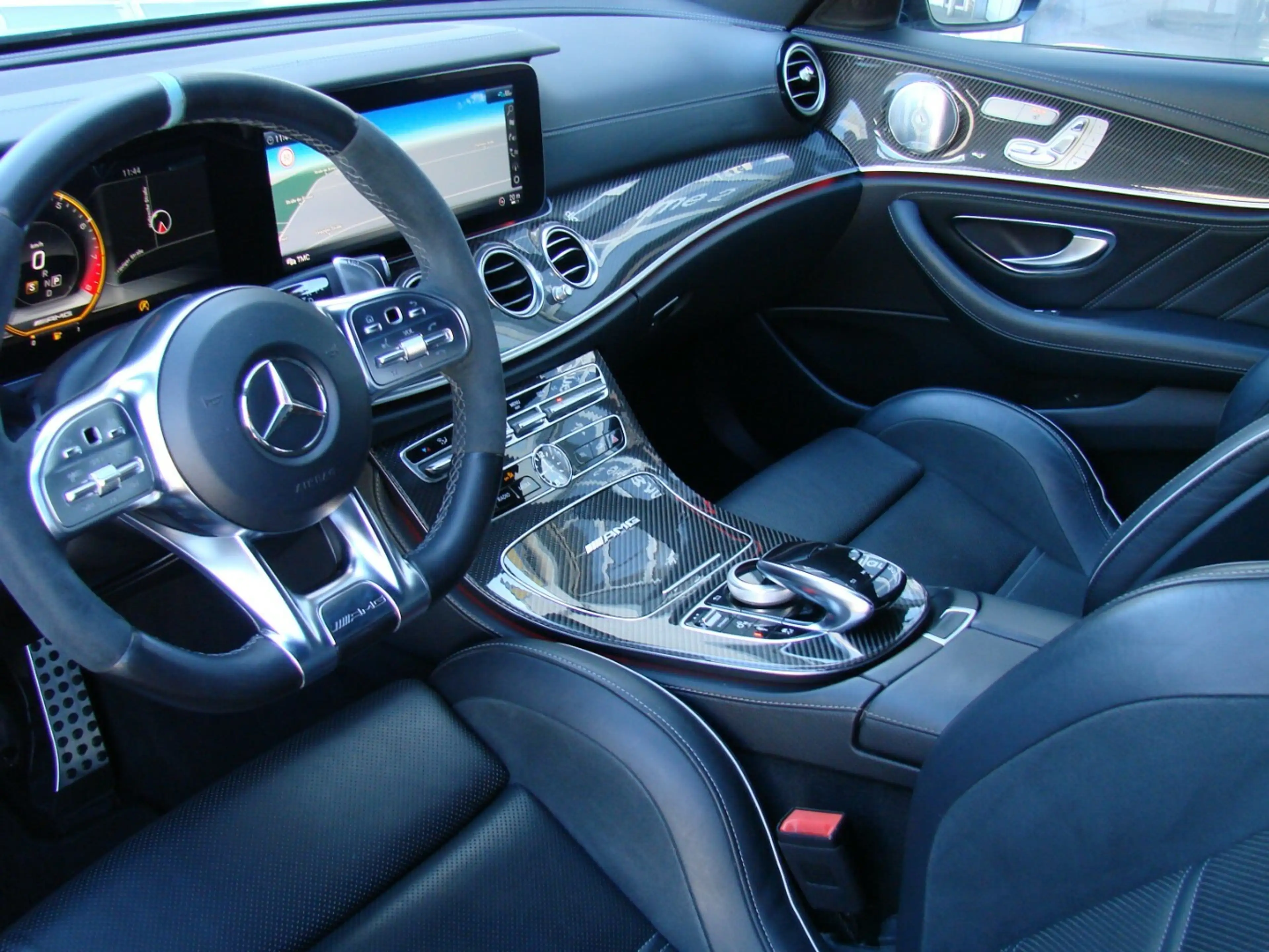 Mercedes-Benz E 63 AMG S 4MATIC+ 360° Keramik Burmester Carbon MultiBeam — photo 13