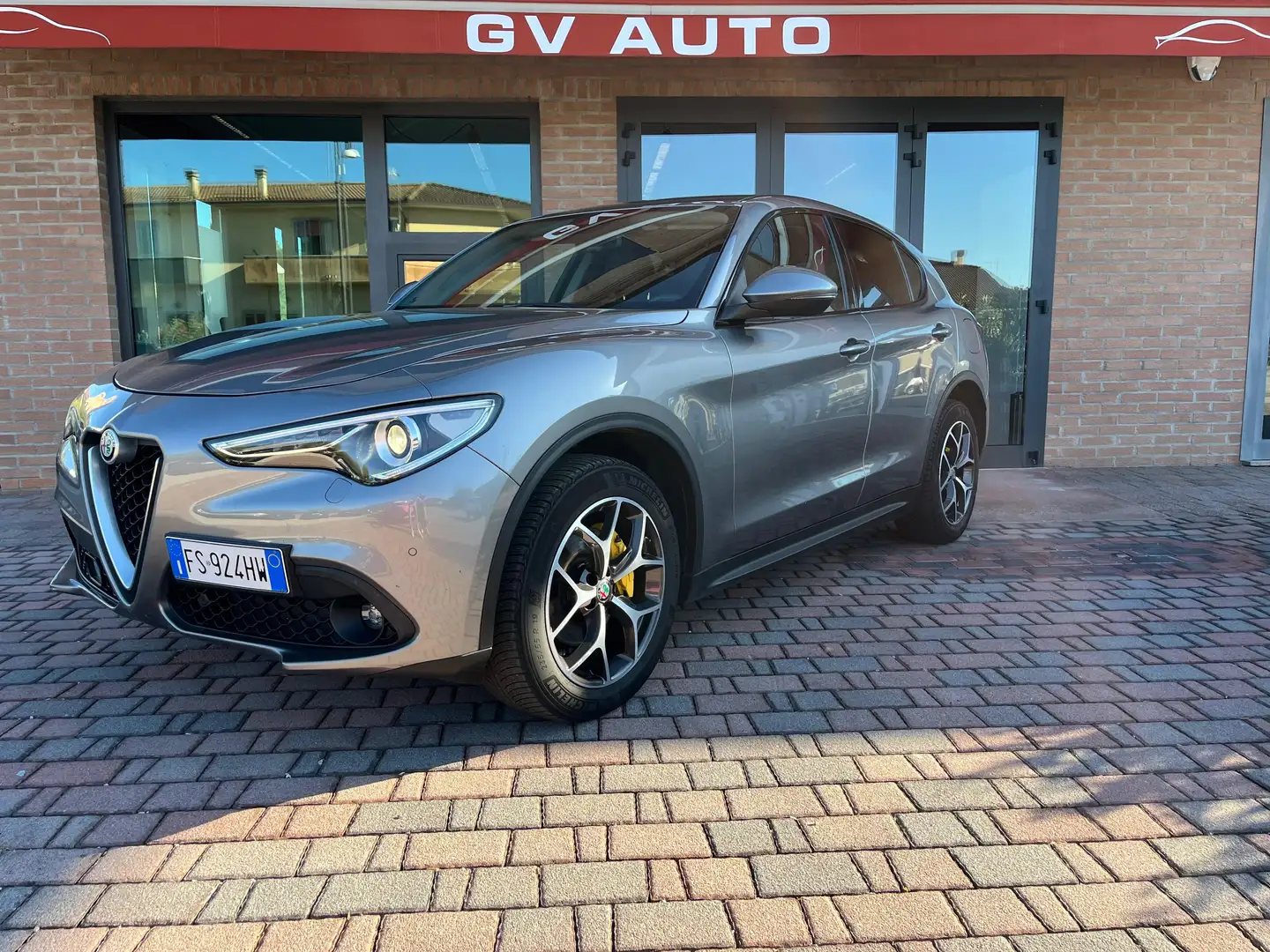 Alfa Romeo Stelvio Stelvio 2017 2.2 t Executive Q4 190cv auto my19 Grigio - 1
