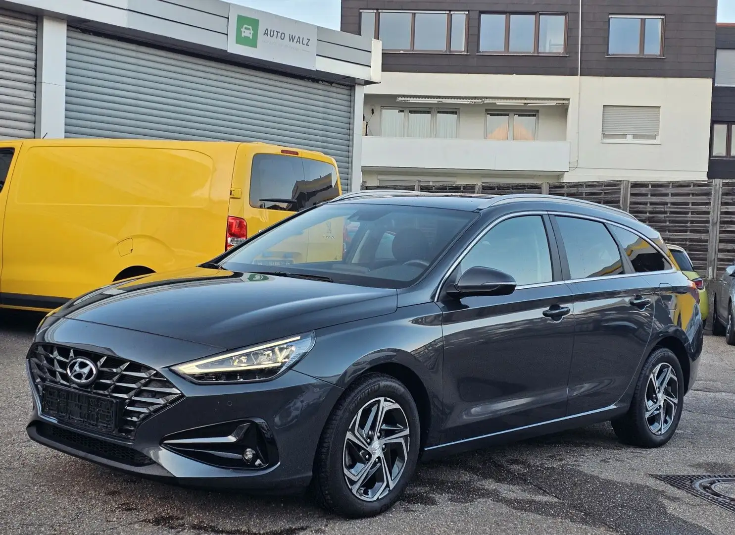 Hyundai i30 1,0 T-GDI  DTC Smart Grau - 1