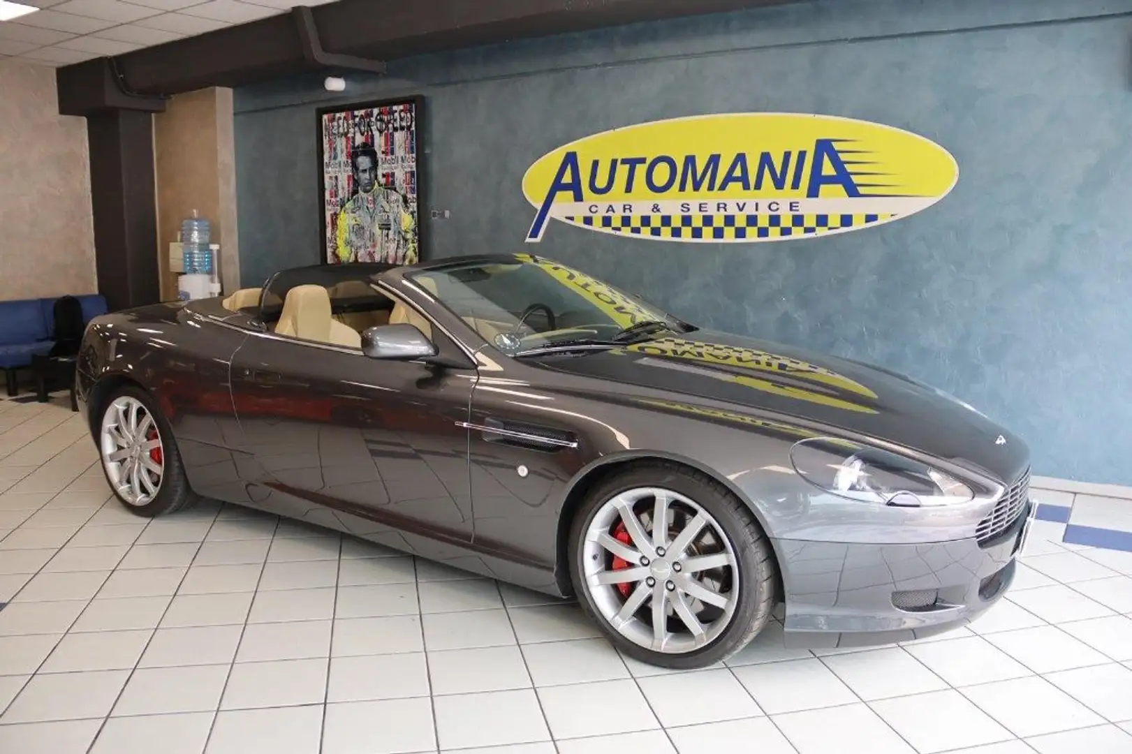 Aston Martin DB9 Volante Touchtronic Šedá - 1