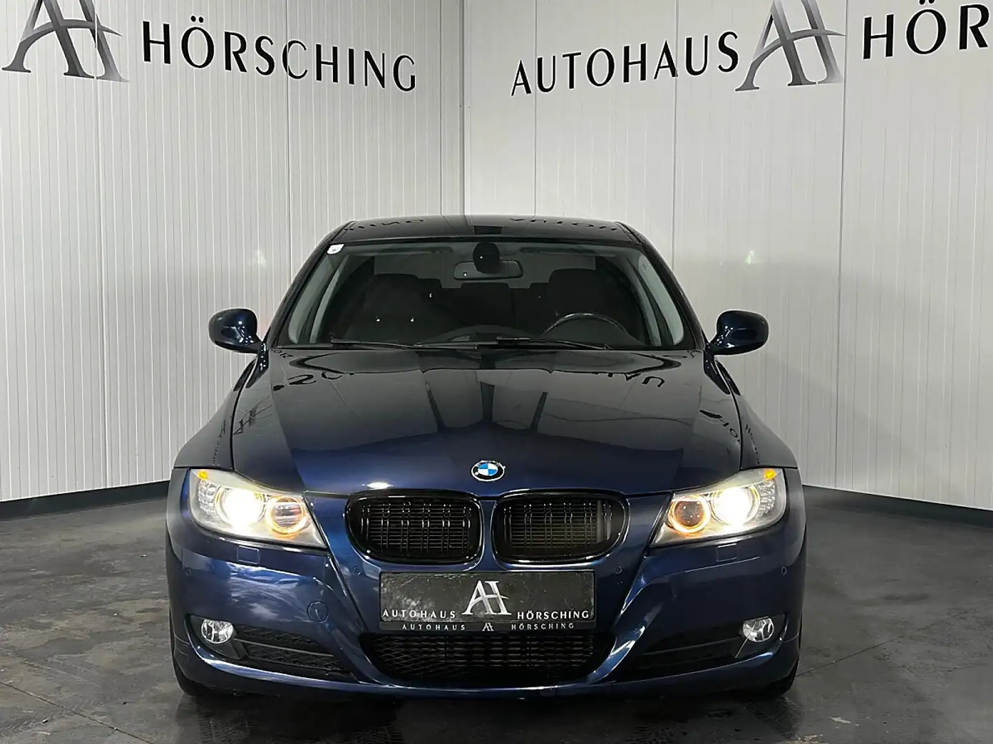 BMW 320 d xDrive Blau - 2