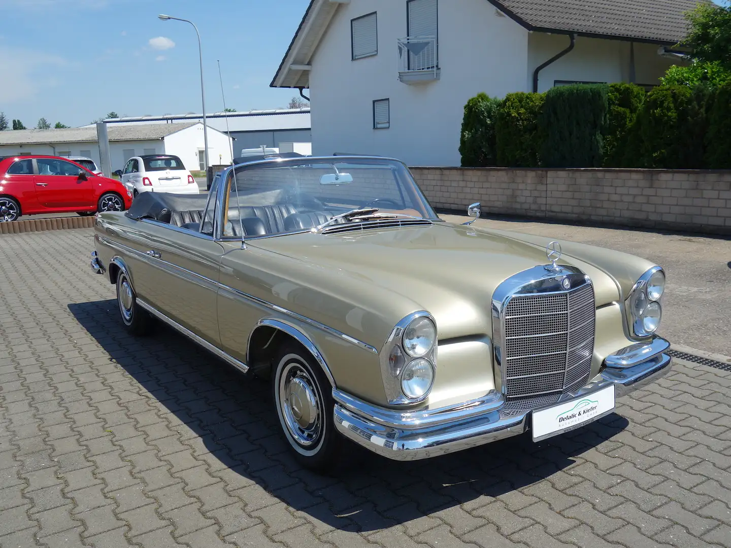 Mercedes-Benz 300 SE Cabriolet Top Original mit 58000 Km Бежевий - 1