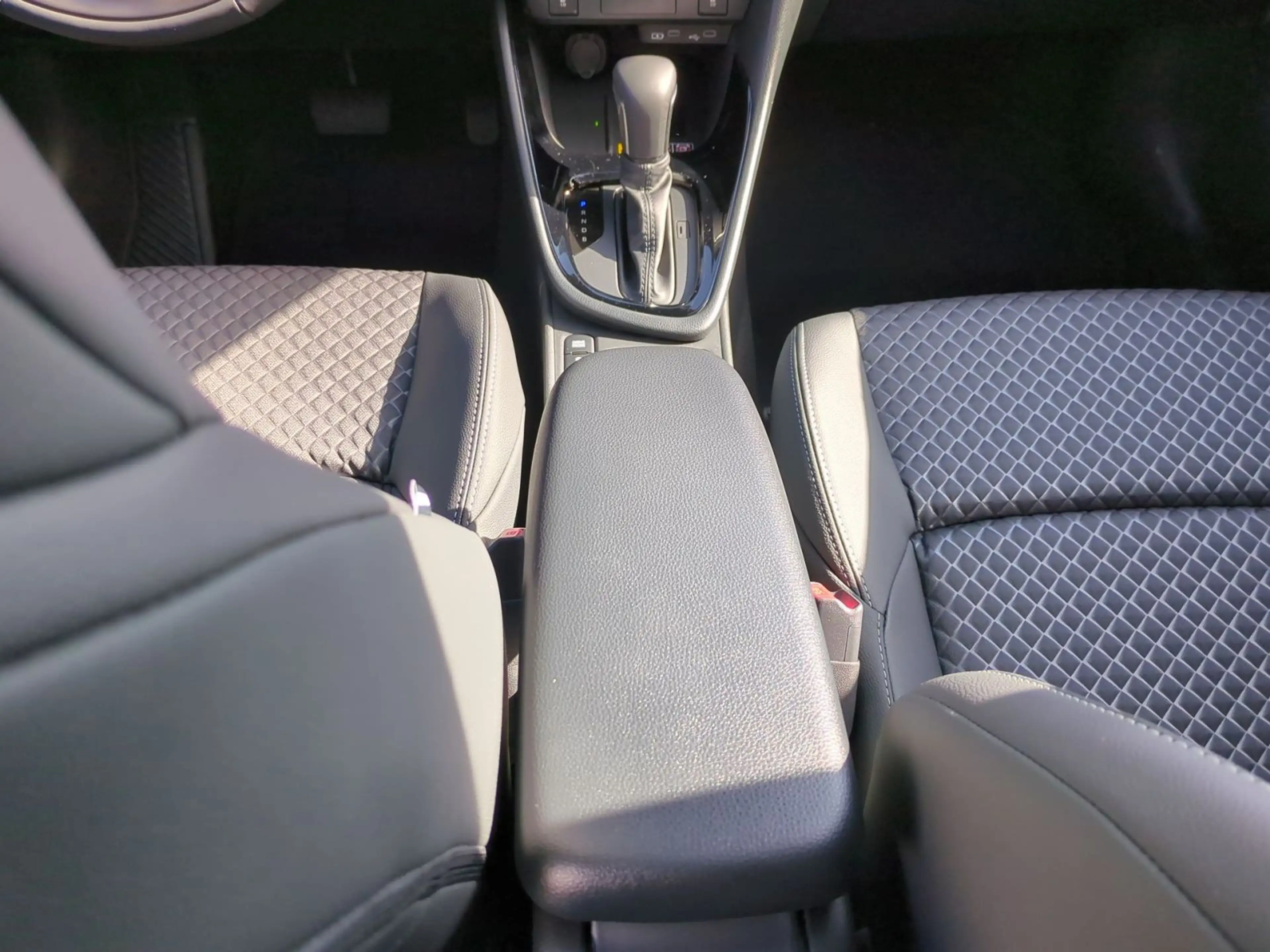 Mazda 2 Hybrid Lim. Homura Plus — photo 15