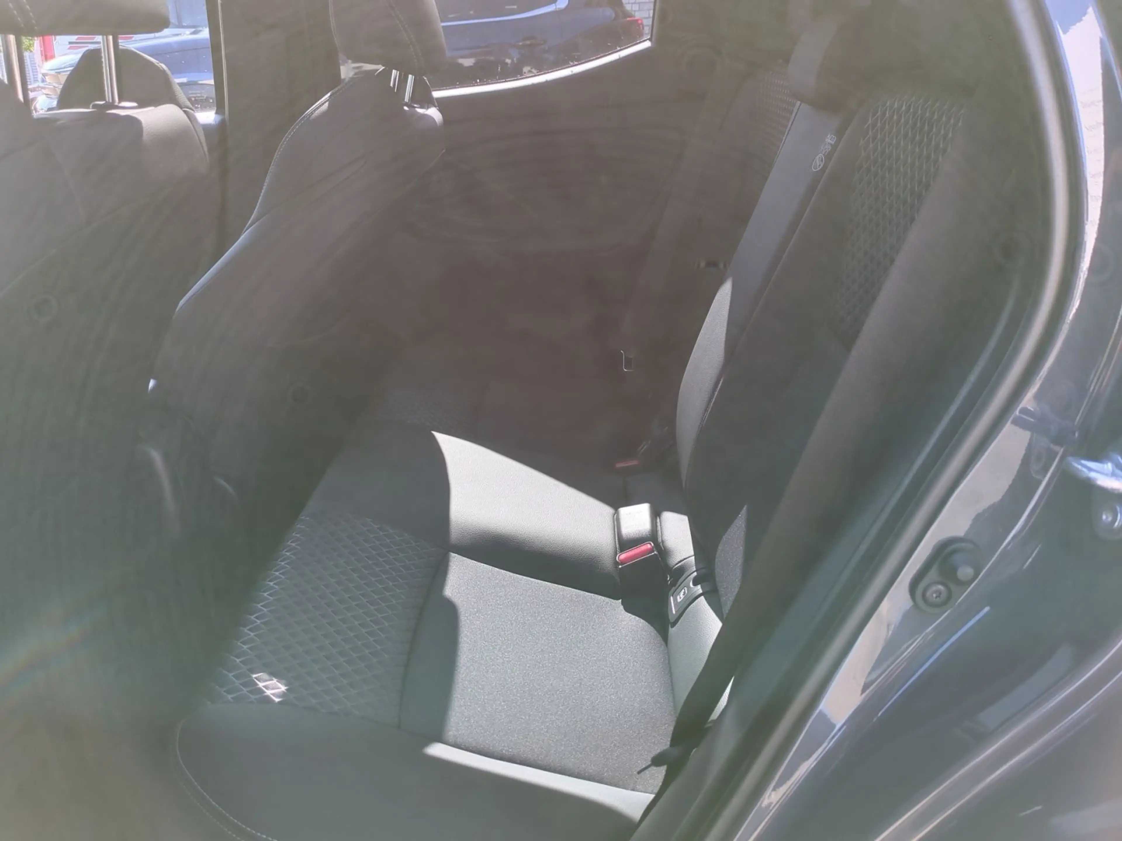 Mazda 2 Hybrid Lim. Homura Plus — photo 13