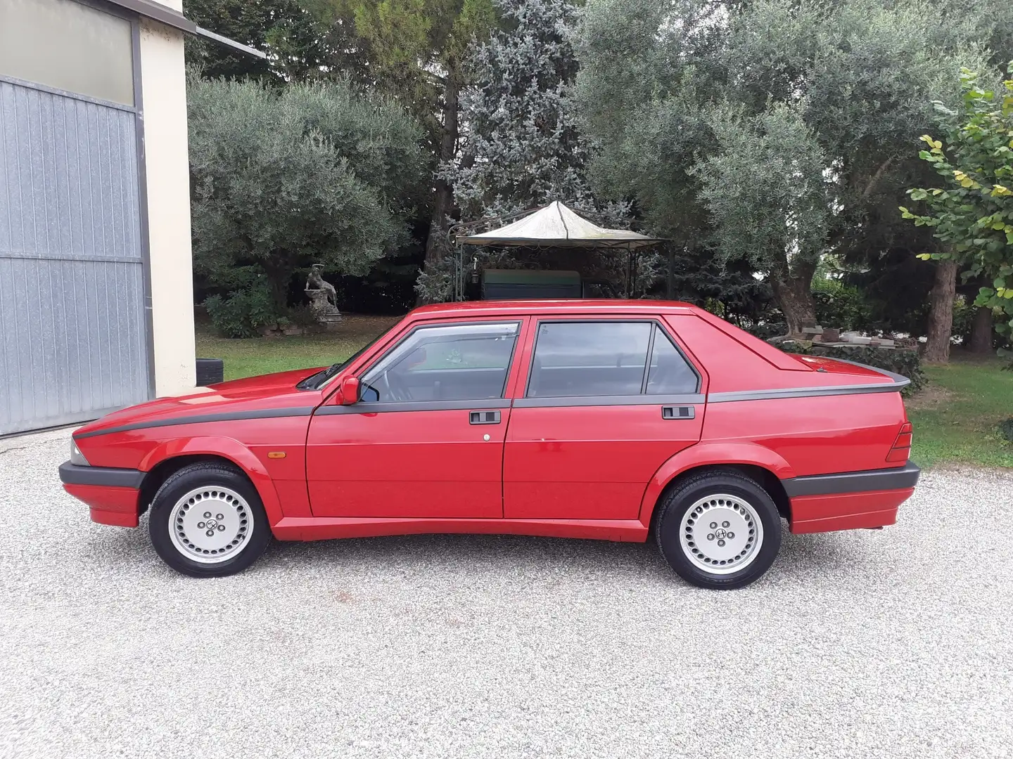 Alfa Romeo 75 2.0i ts - 1
