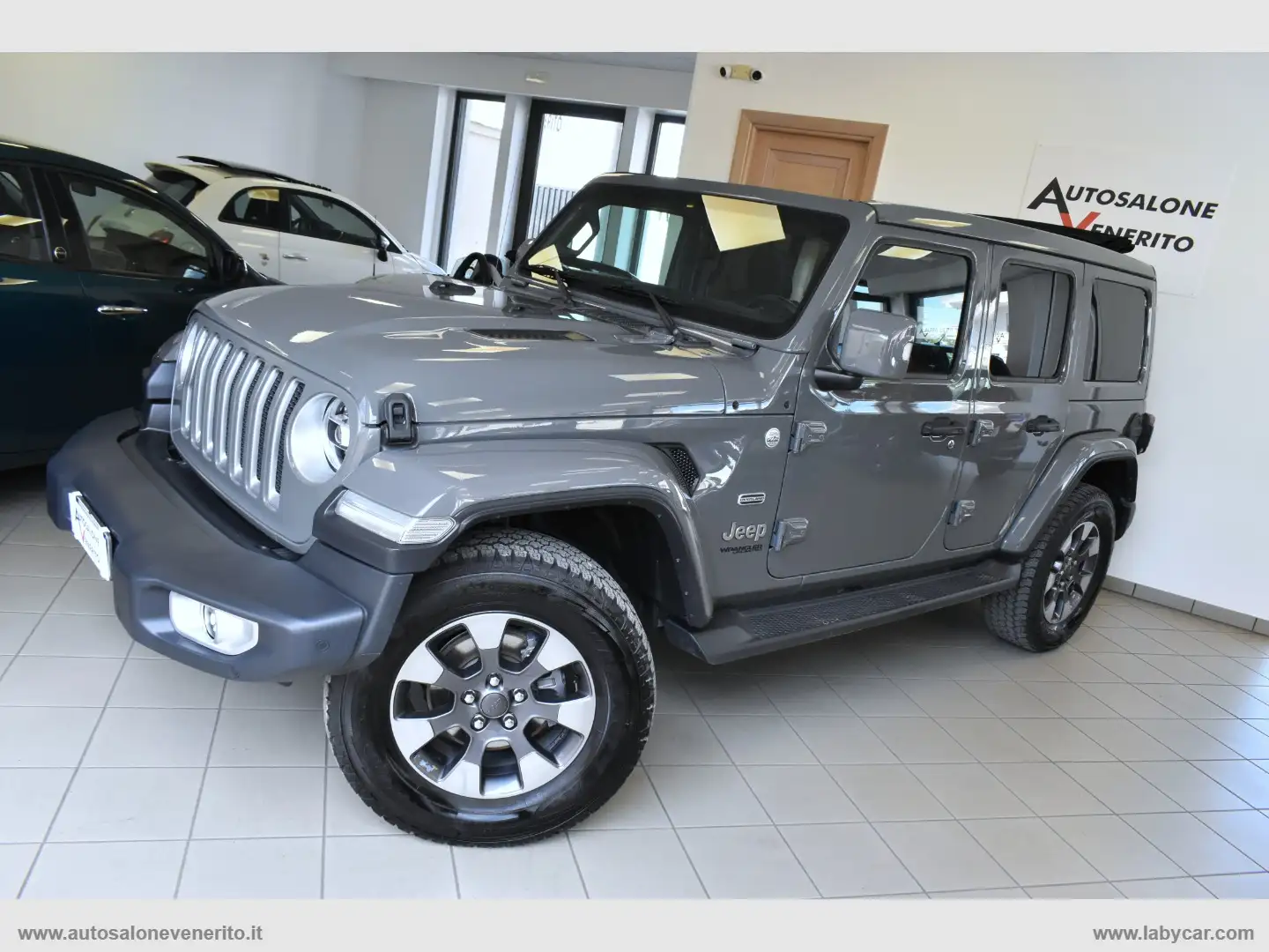 Jeep Wrangler Unlimited 2.2 Mjt II Sahara Grijs - 1