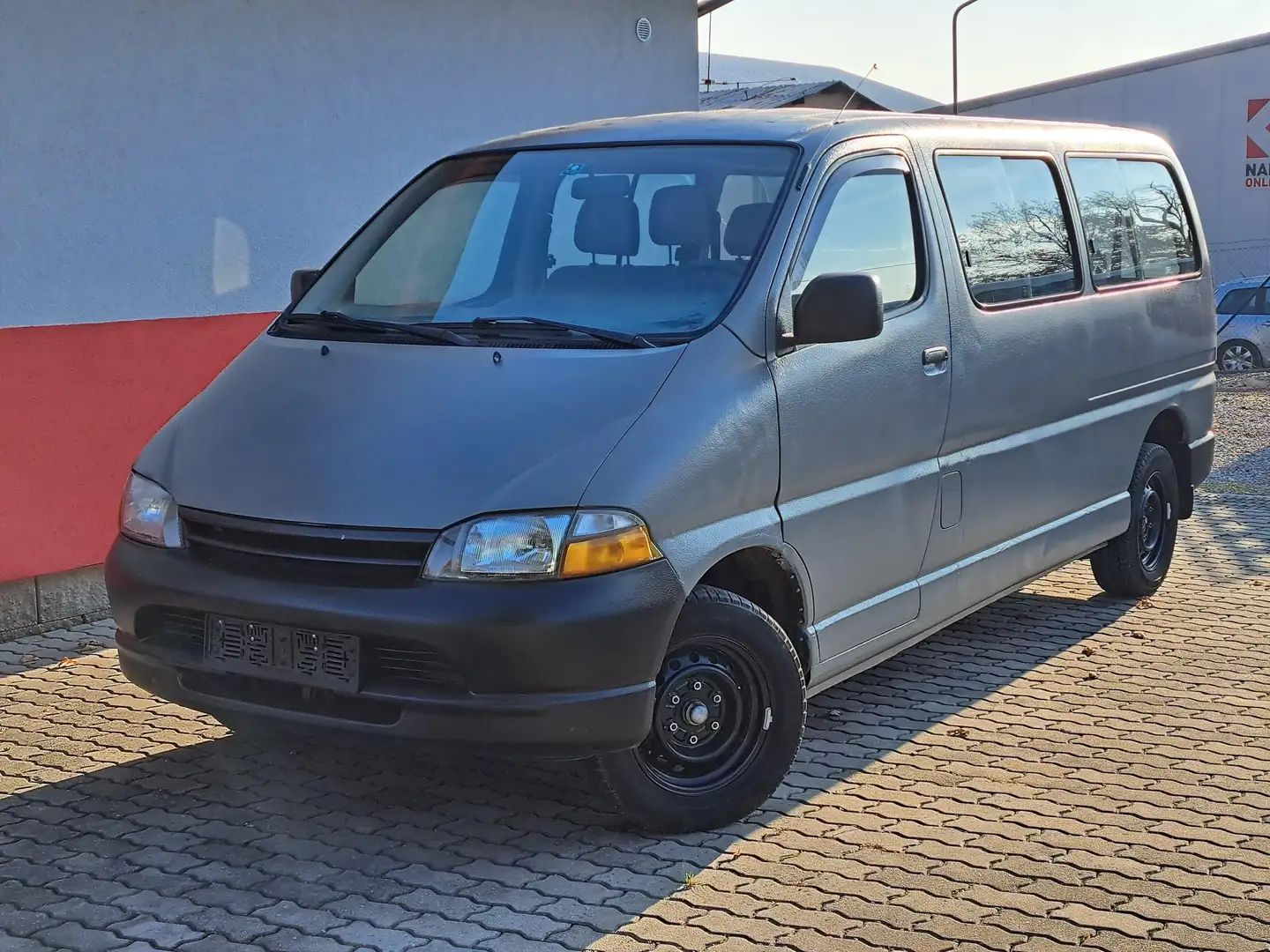 Toyota Hiace HiAce turbo diesel  lang 9 plaats - 1