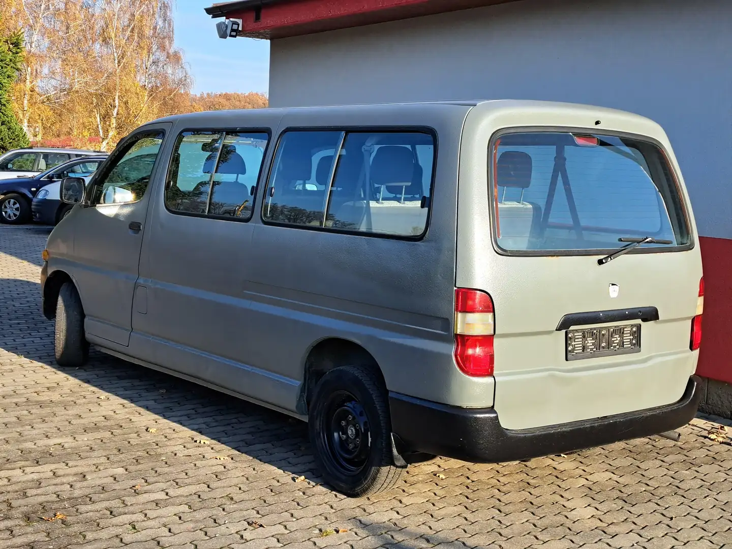 Toyota Hiace HiAce turbo diesel  lang 9 plaats - 2