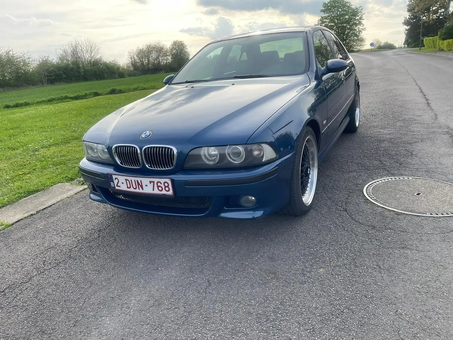 BMW 520 520i Blue - 1