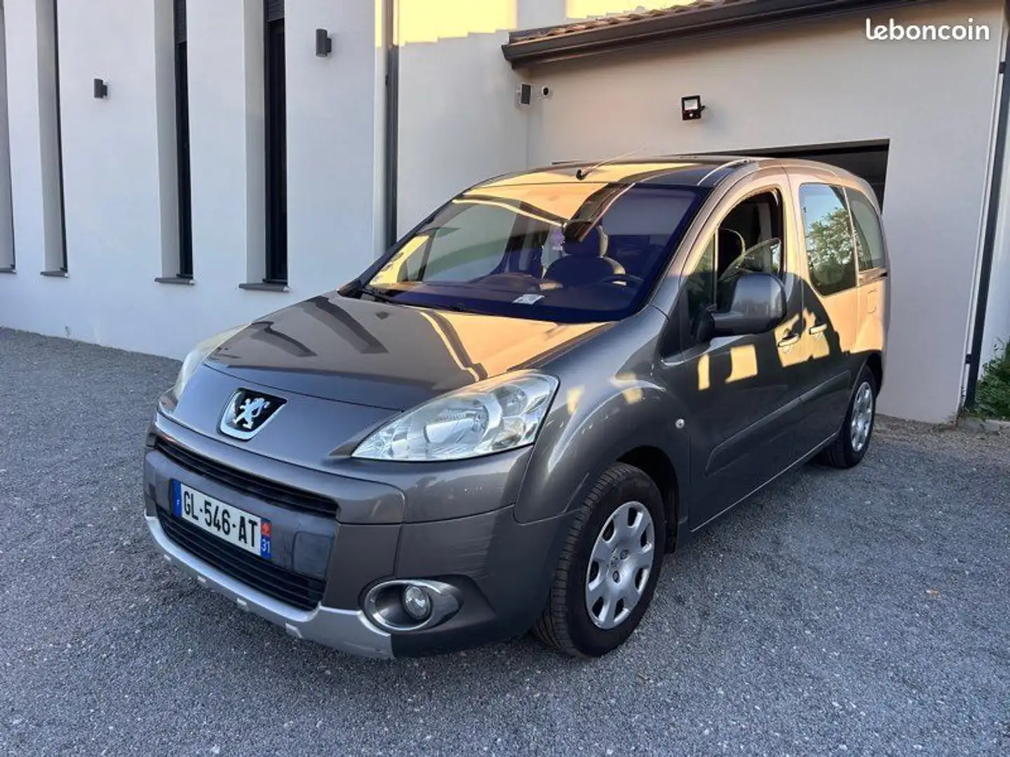 Peugeot Partner Tepee Partener 1.6 hdi 92cv Gris - 1
