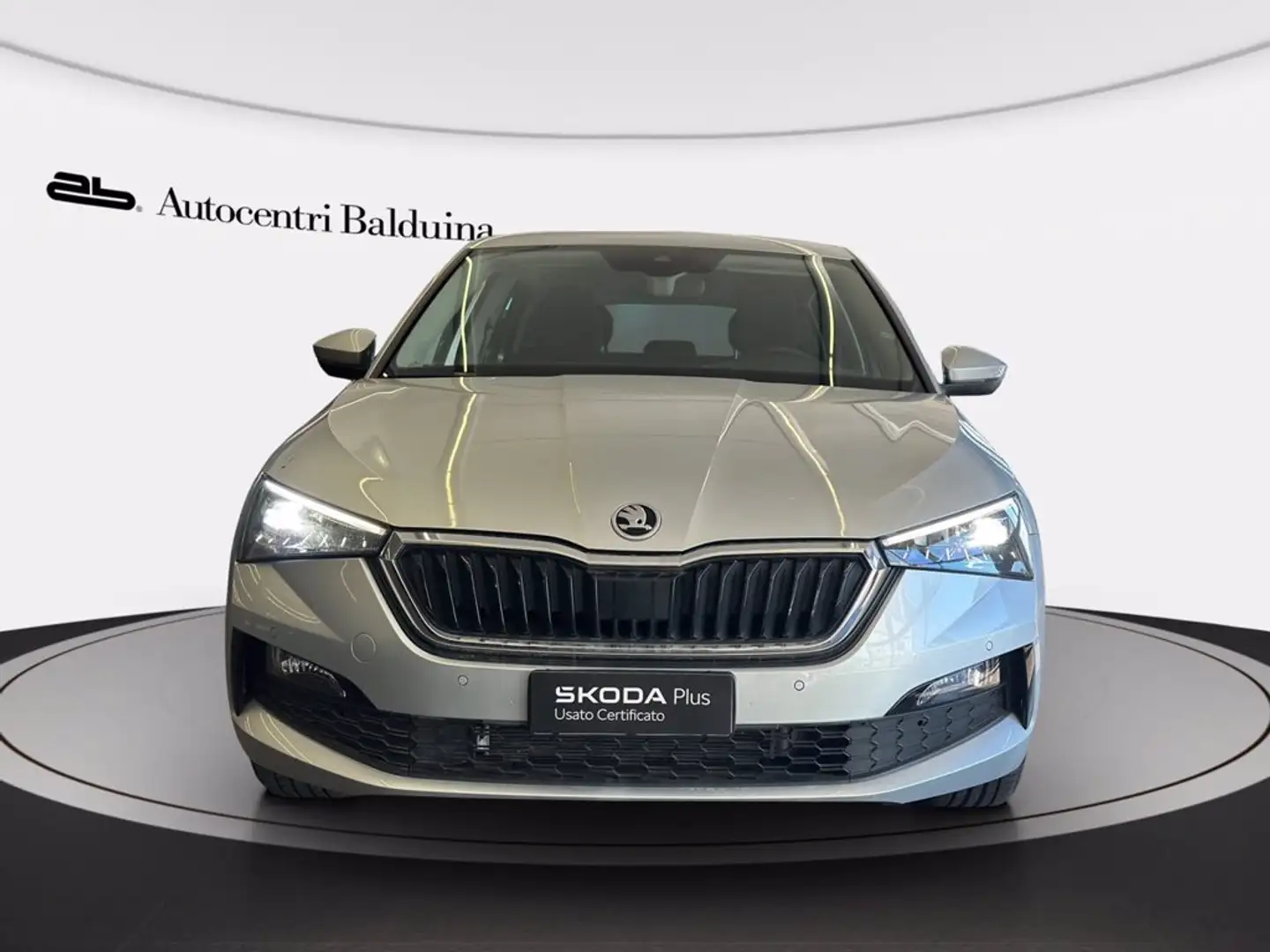 Skoda Scala 1.0 tsi style 110cv Gris - 2