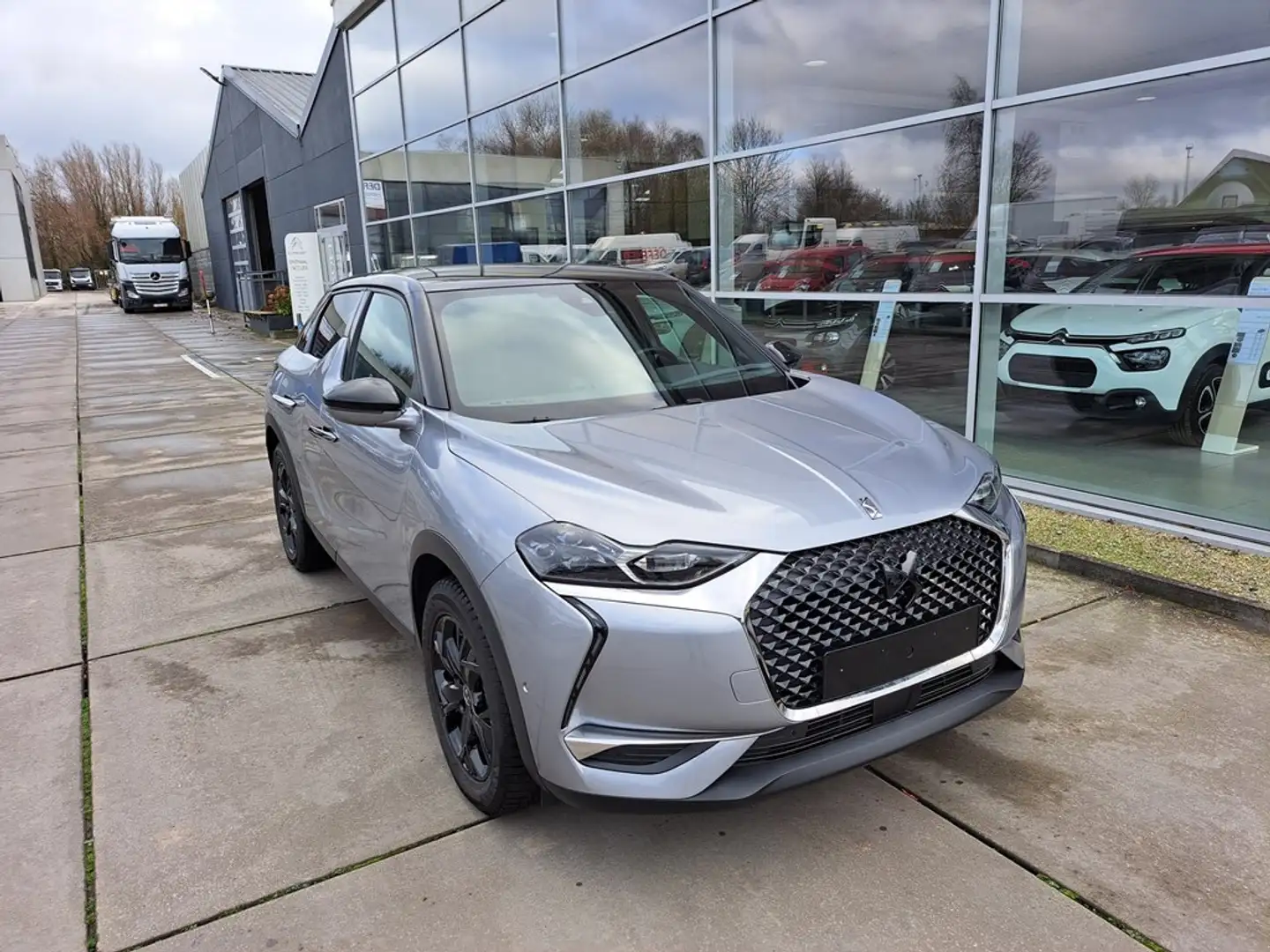 DS Automobiles DS 3 Crossback 1.2 PURE TECH 155 S&S RIVOLI Zilver - 1