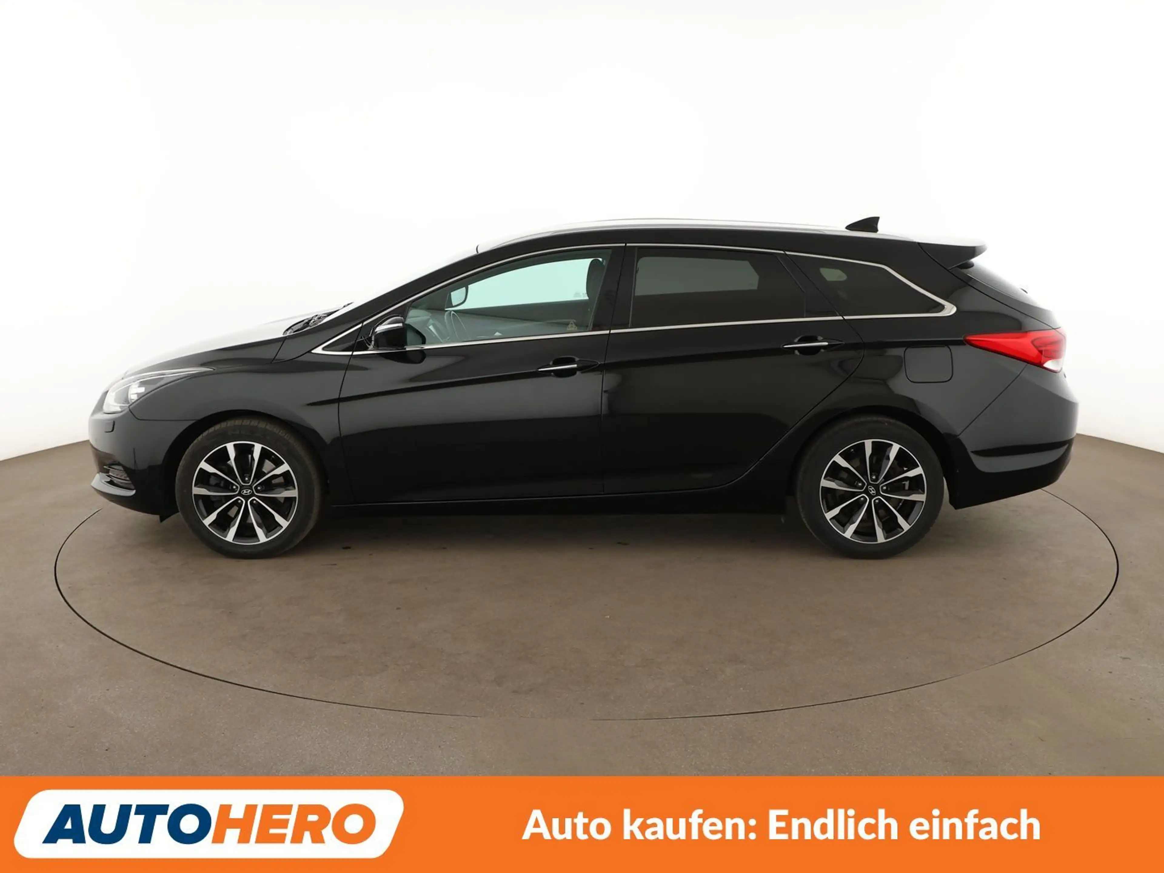 Hyundai i40 2.0 GDI Family+*NAVI*TEMPO*CAM*PDC*SHZ* — photo 3
