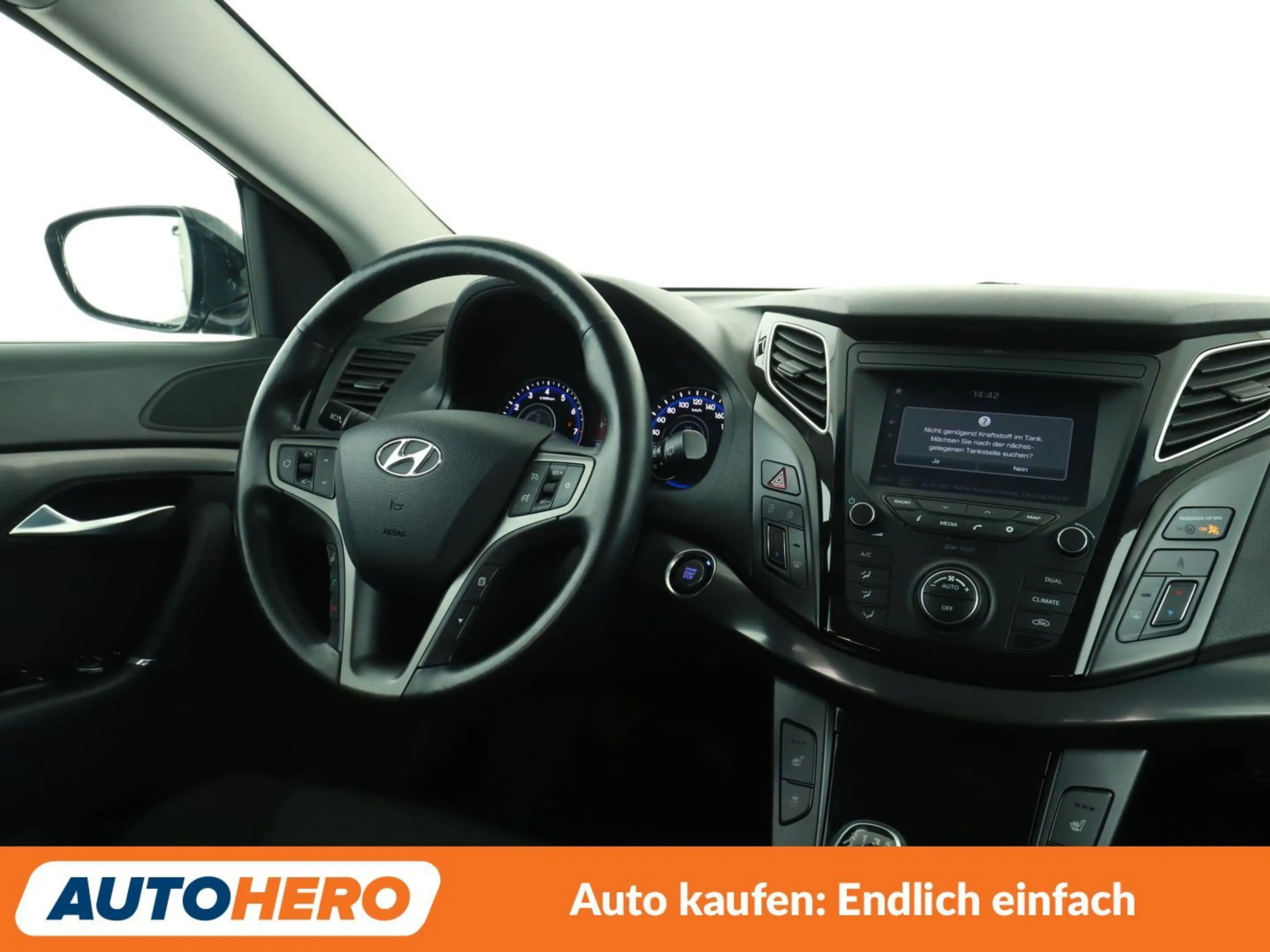 Hyundai i40 2.0 GDI Family+*NAVI*TEMPO*CAM*PDC*SHZ* — photo 13
