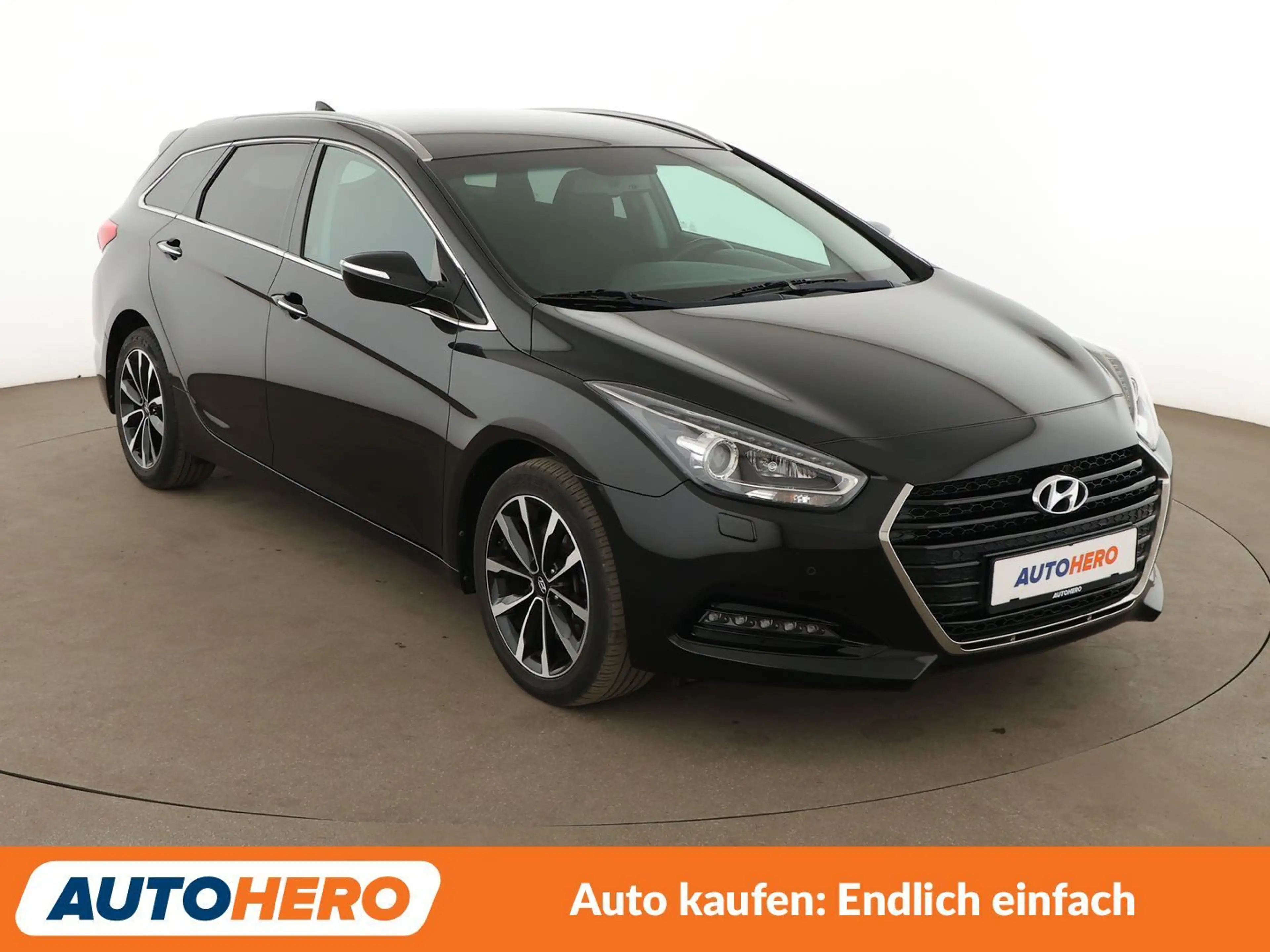 Hyundai i40 2.0 GDI Family+*NAVI*TEMPO*CAM*PDC*SHZ* — photo 8