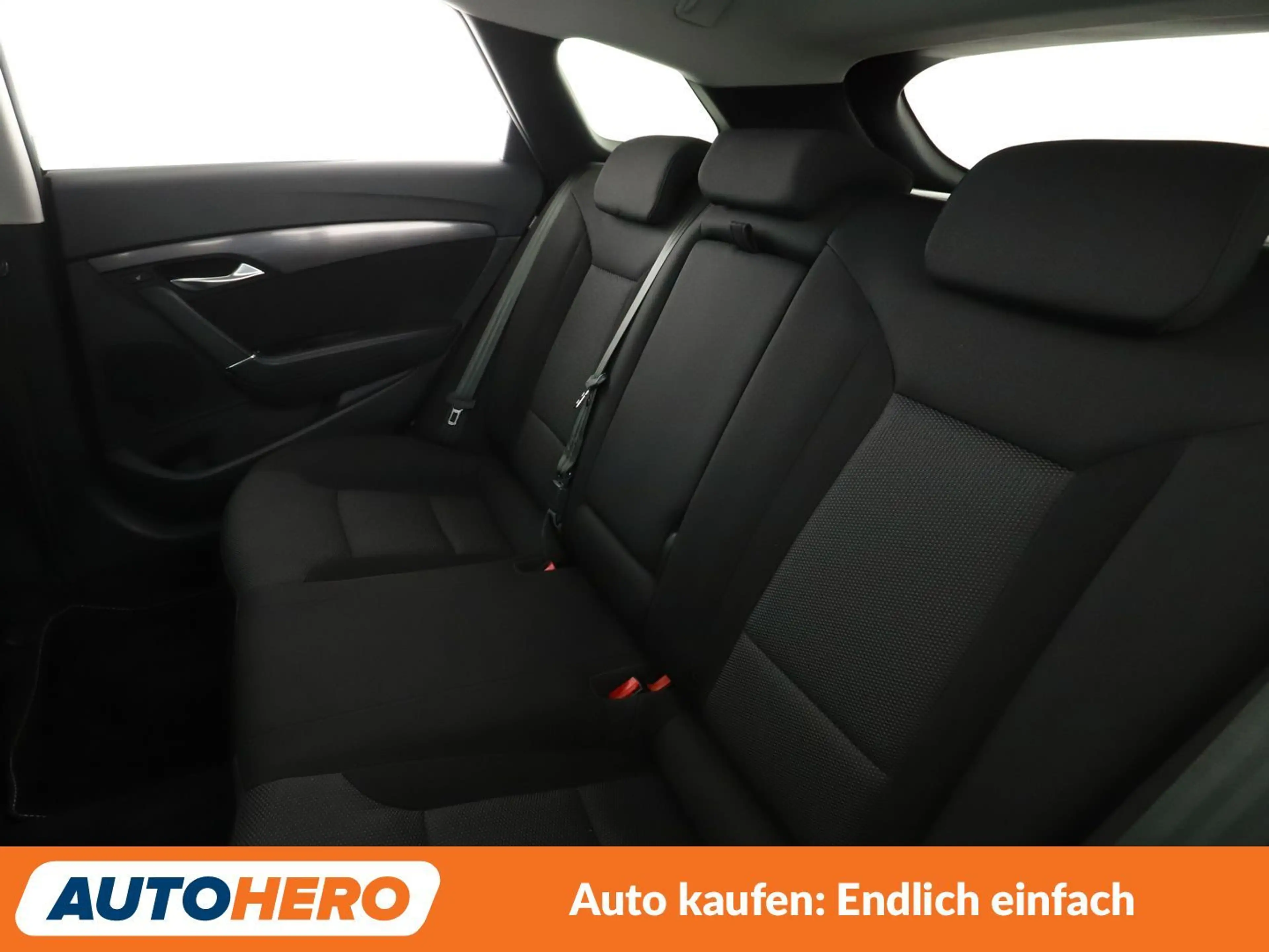 Hyundai i40 2.0 GDI Family+*NAVI*TEMPO*CAM*PDC*SHZ* — photo 14