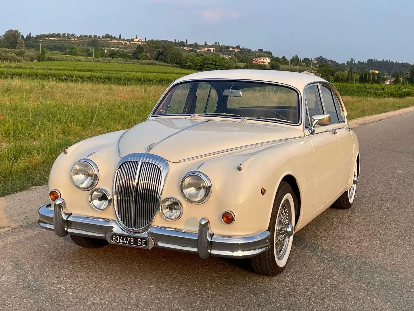 Daimler V8 2.5 prima serie - cambio manuale - LHD bijela - 1