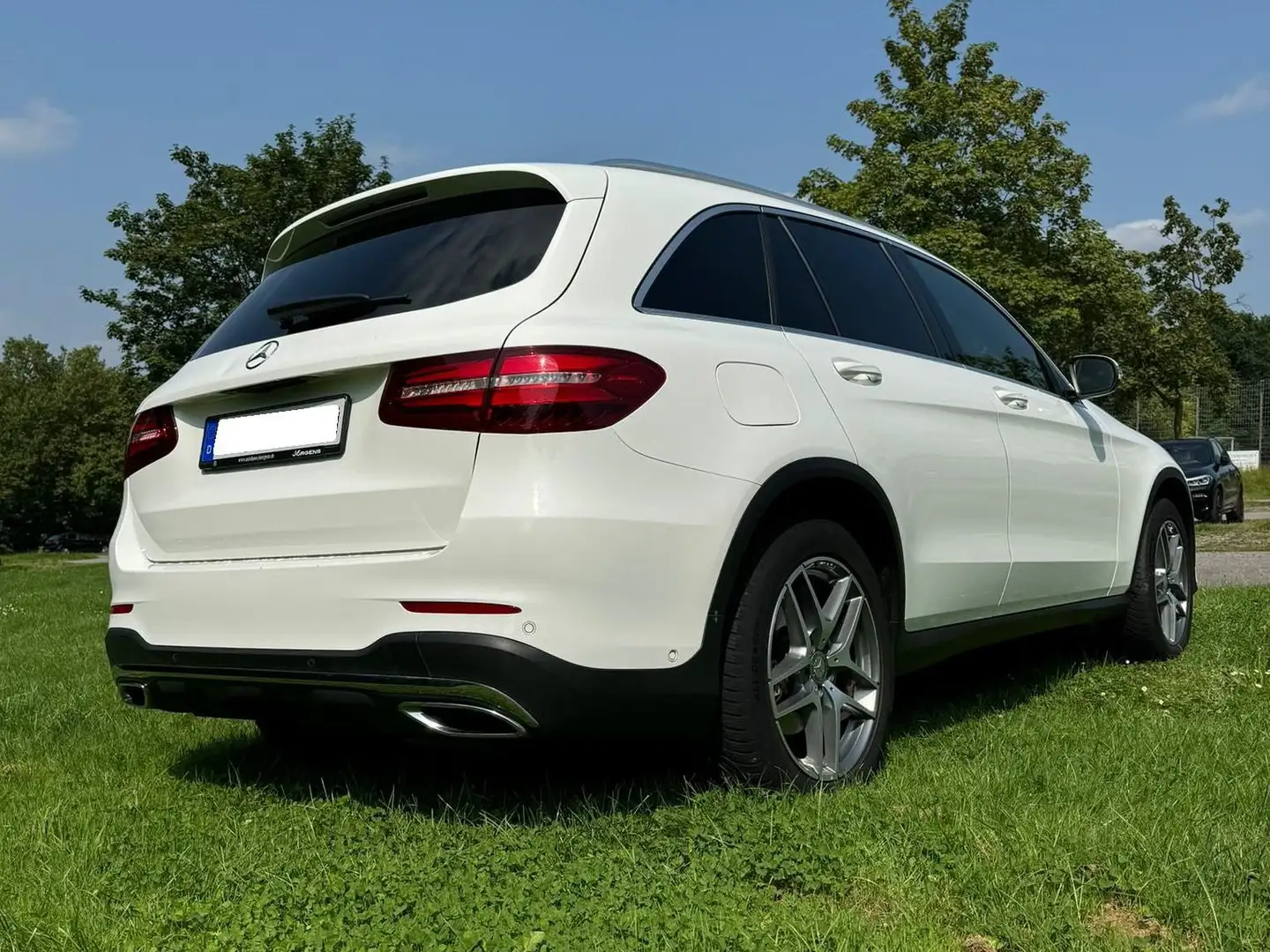 Mercedes-Benz GLC 250 GLC 250 d 4Matic 9G-TRONIC AMG Line Weiß - 2