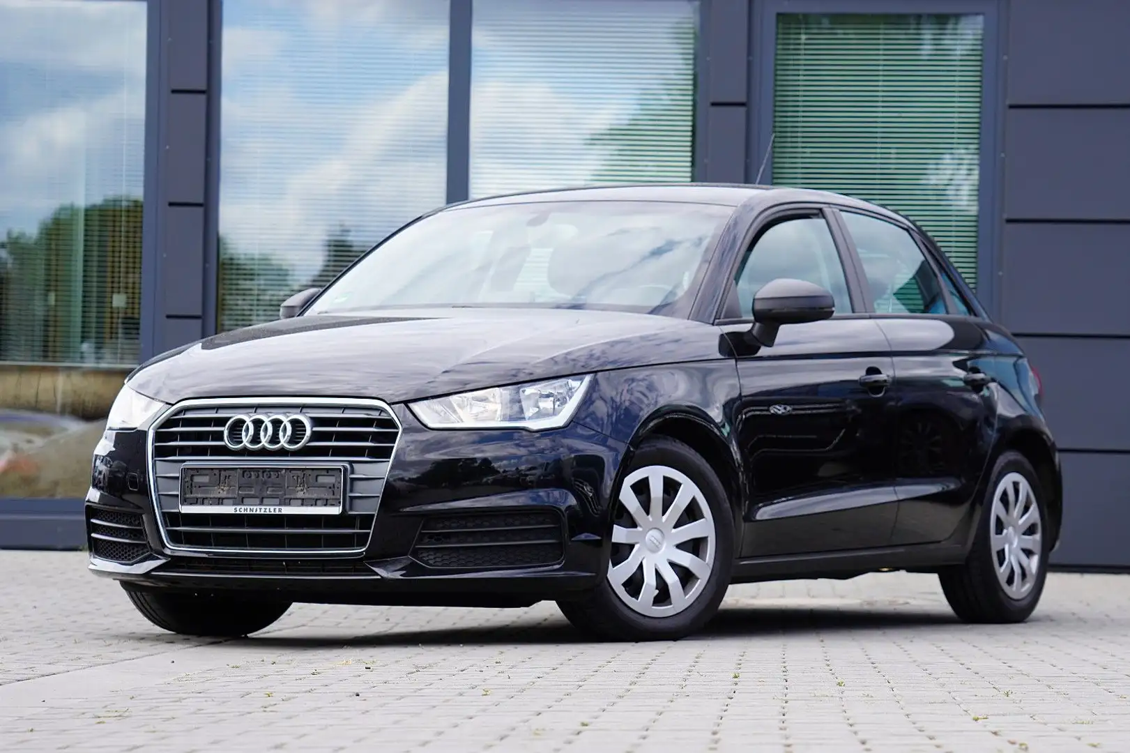 Audi A1 Sportback *MIT 2 JAHREN GARANTIE* Zwart - 1