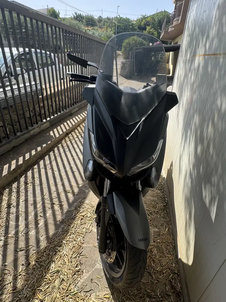 Yamaha X-Max 400