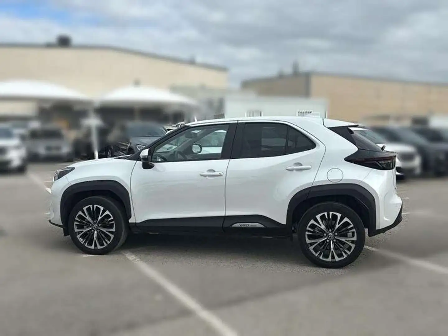 Toyota Yaris Cross 120H Style Plus Blanco - 2
