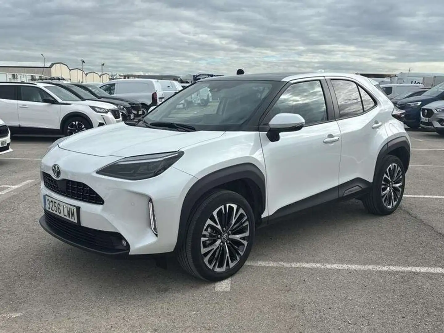 Toyota Yaris Cross 120H Style Plus Blanco - 1