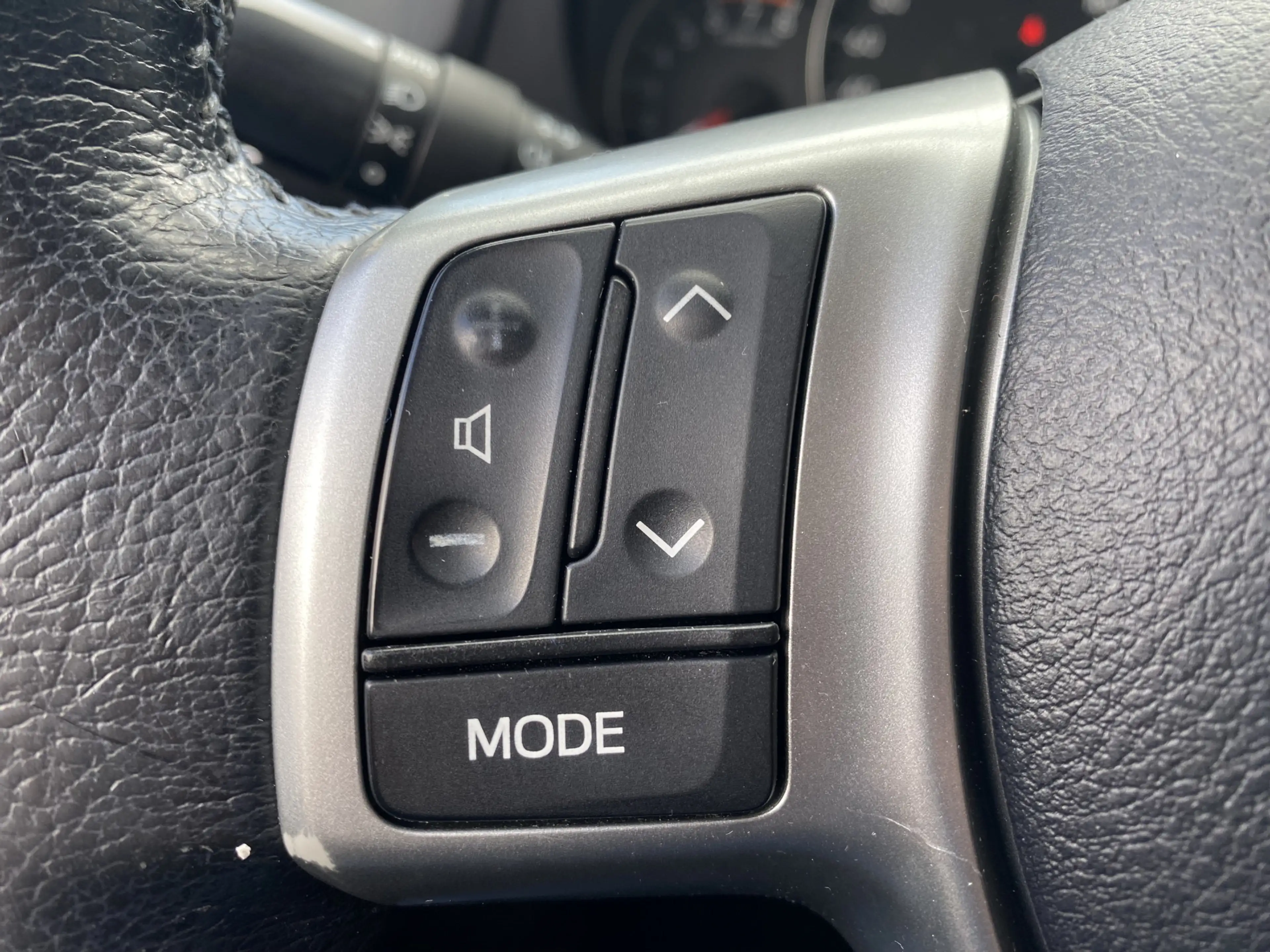 Toyota Verso-S 1.3 VVT-i Dynamic — photo 13